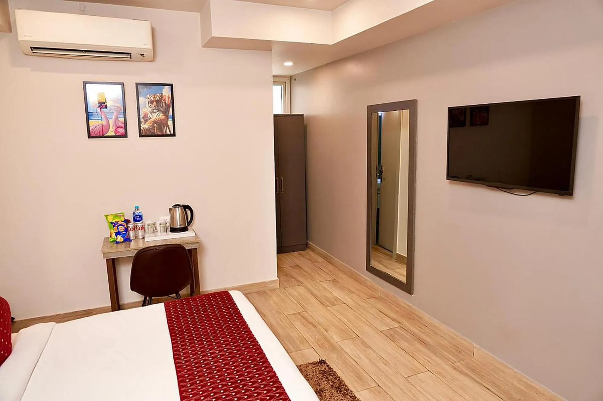 Bed in FabHotel Kirti Nagar