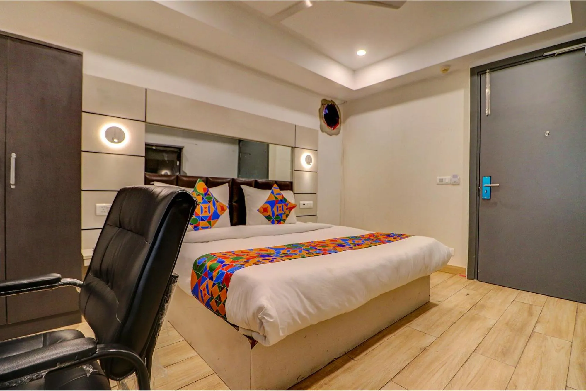 Bed in FabHotel Kirti Nagar