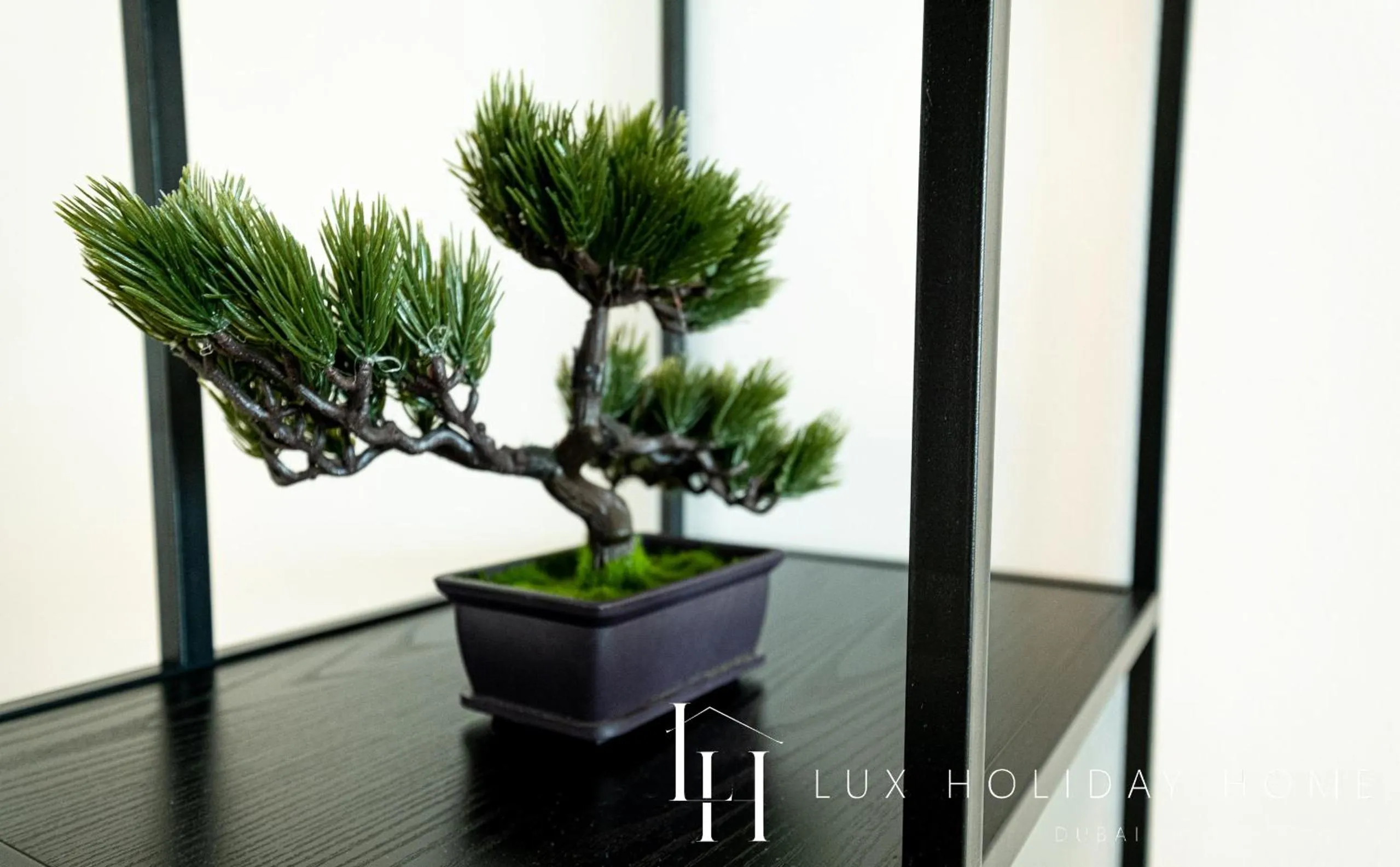 Decorative detail in LUX Opulent Island Suite 6 Burj View