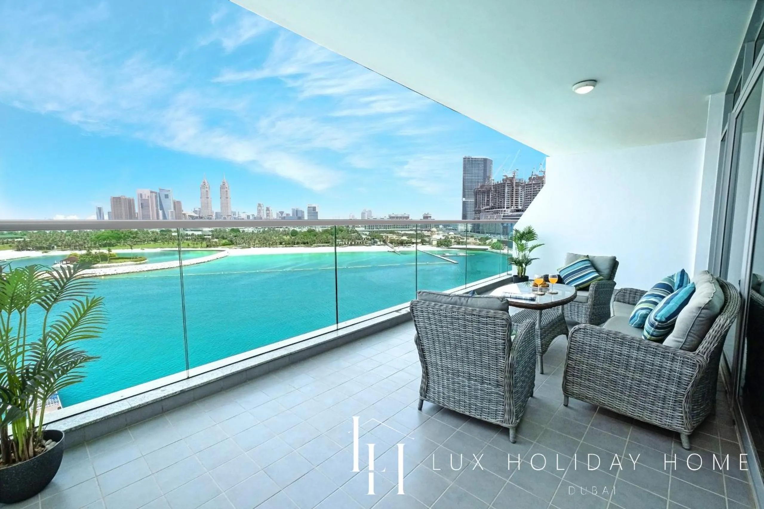 Day in LUX Opulent Island Suite 6 Burj View