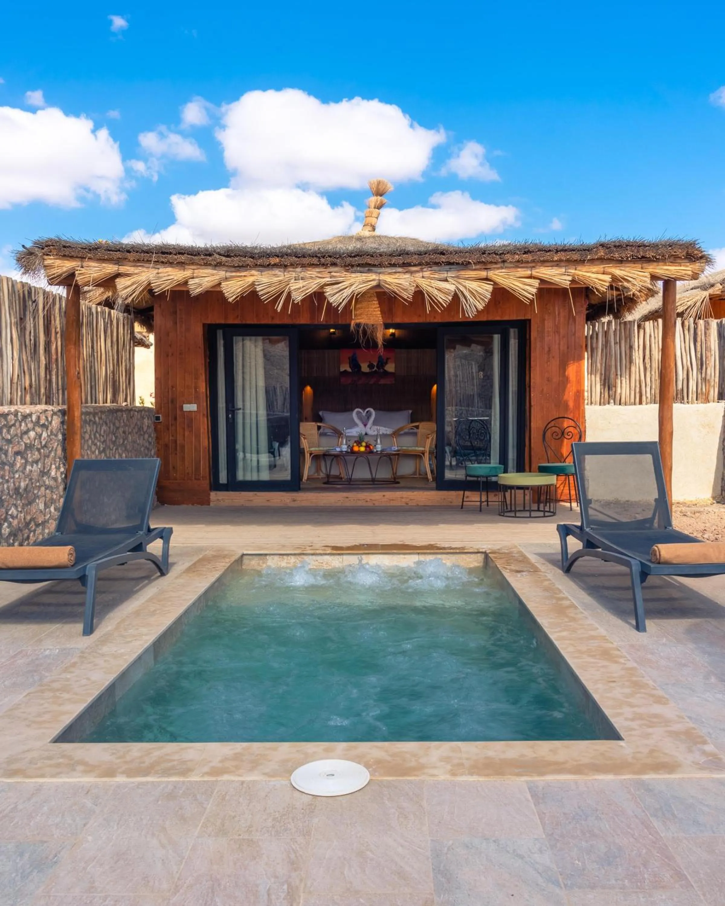 Pool view in Le Bédouin agafay