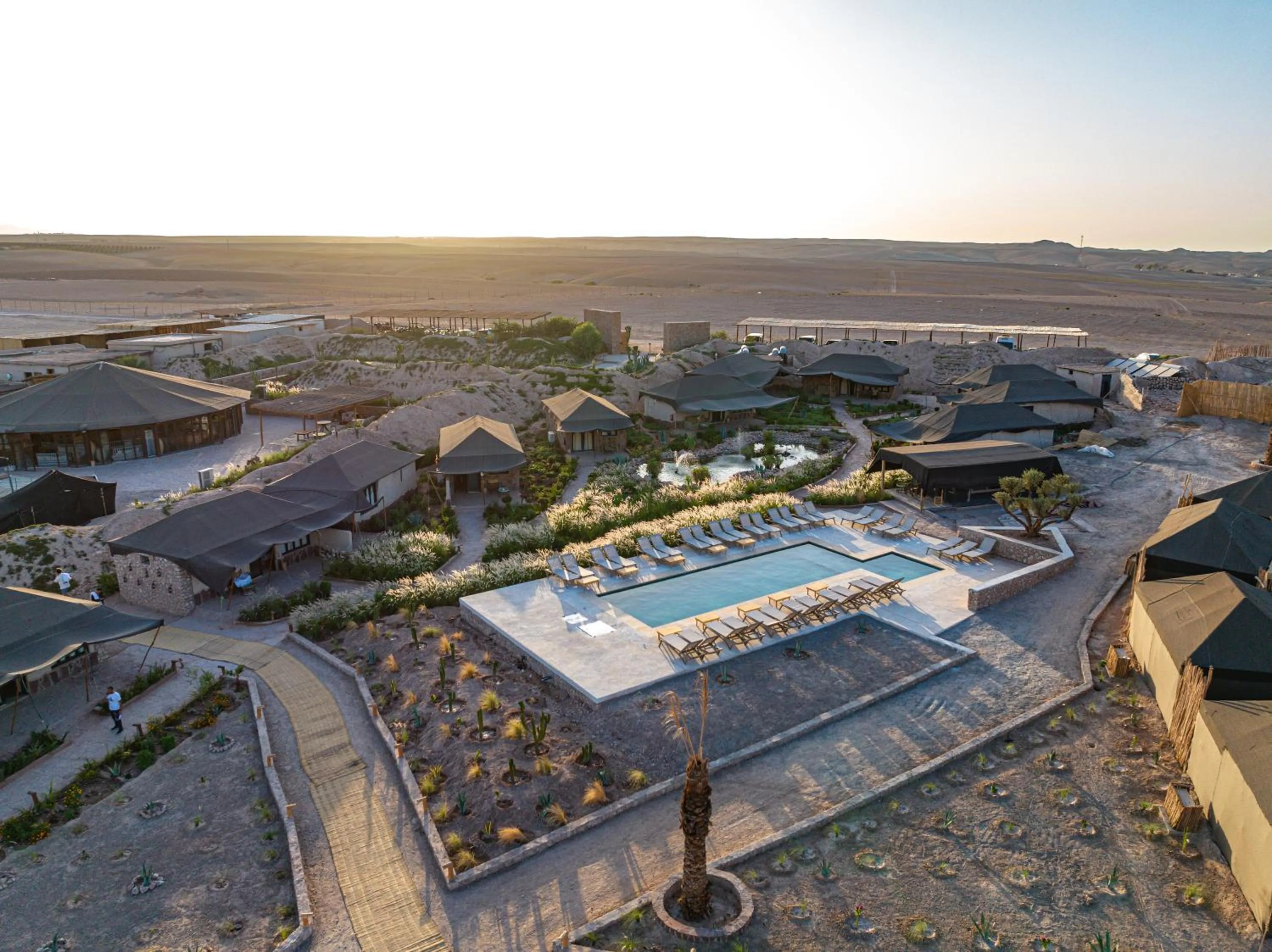Pool view in Le Bédouin agafay