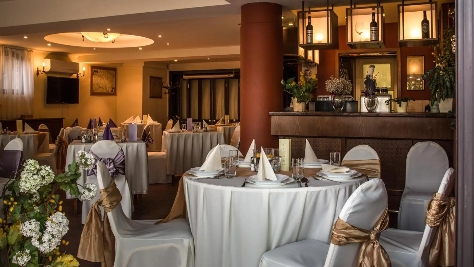 Restaurant/places to eat in Hotel Bobbio