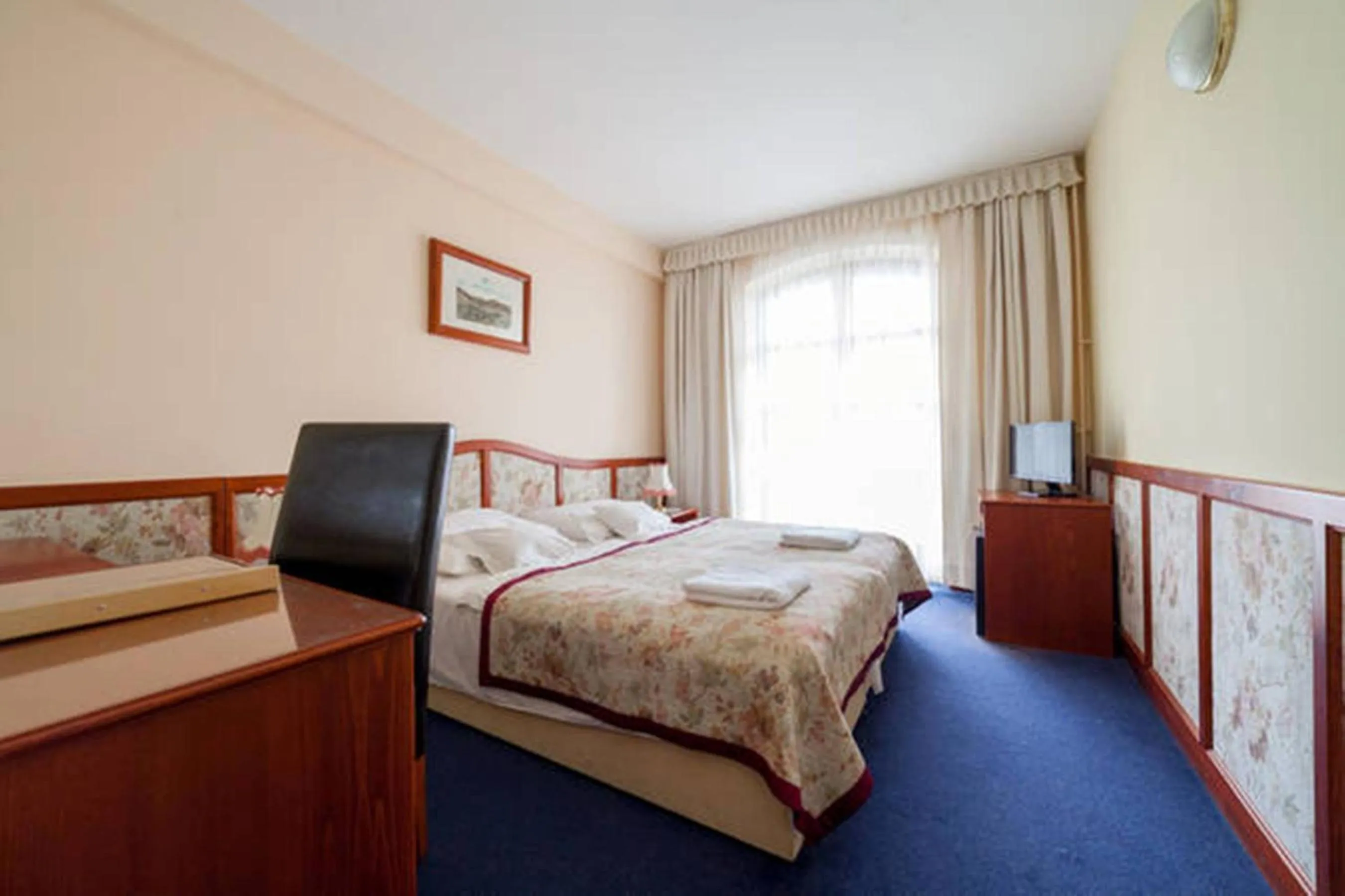 Bedroom, Bed in Hotel Bobbio