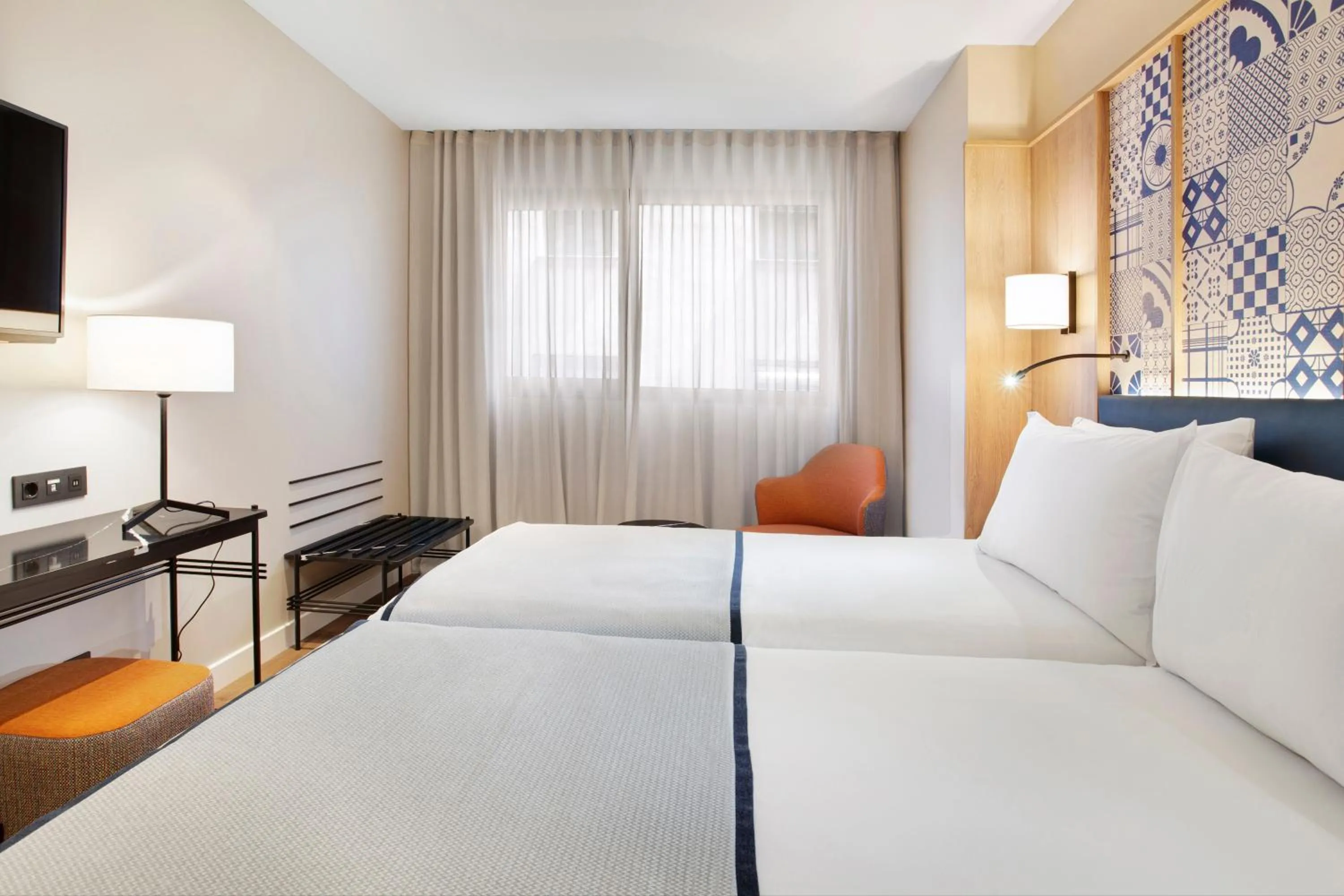 Photo of the whole room, Bed in Eurostars Guadalquivir