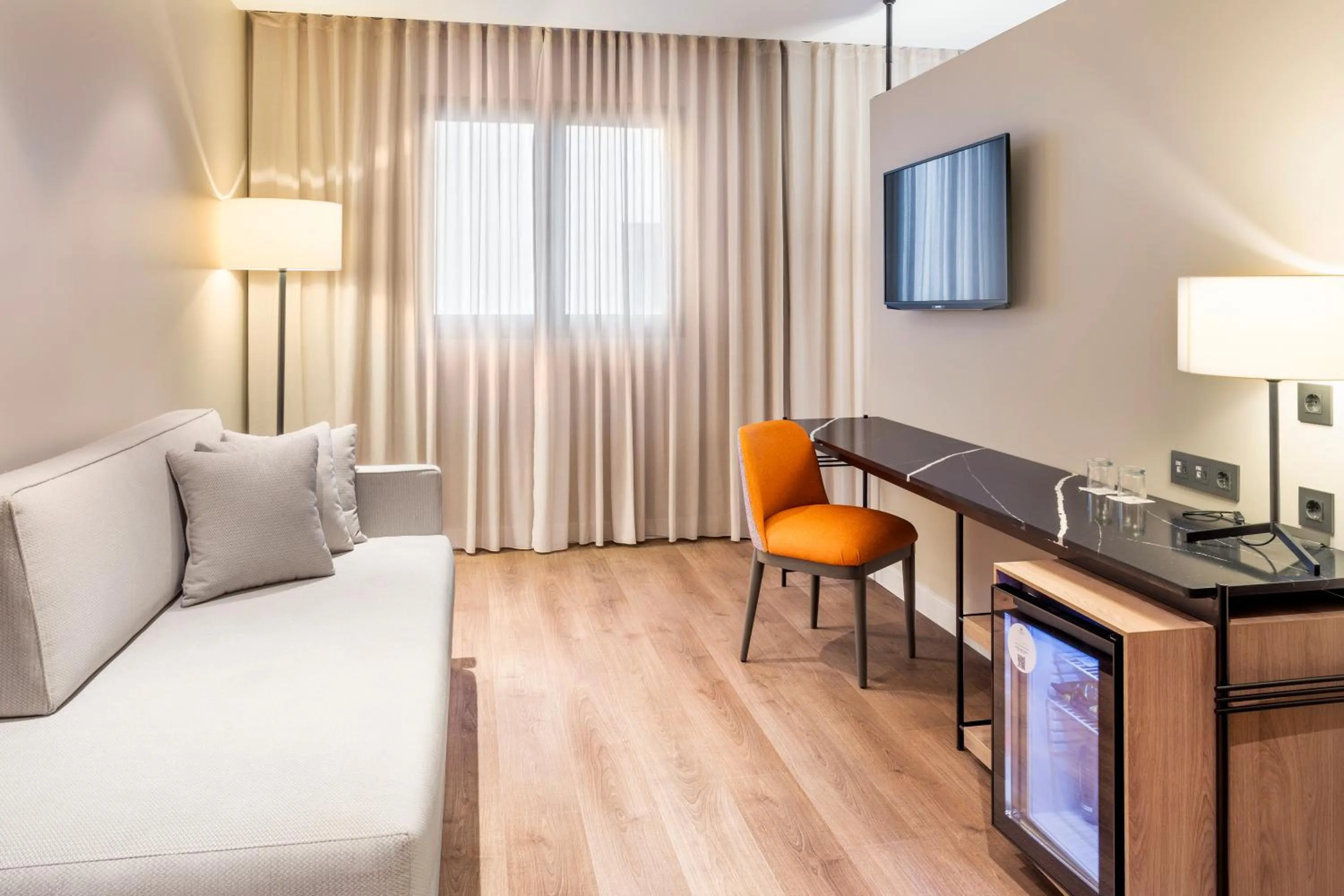 Living room in Eurostars Guadalquivir