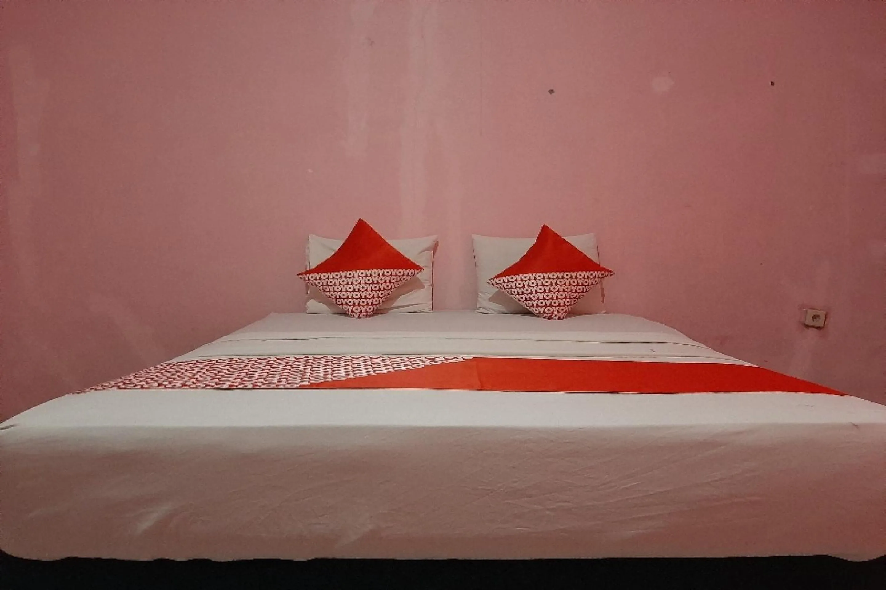 Bedroom, Bed in OYO 90555 Vina Pavilion