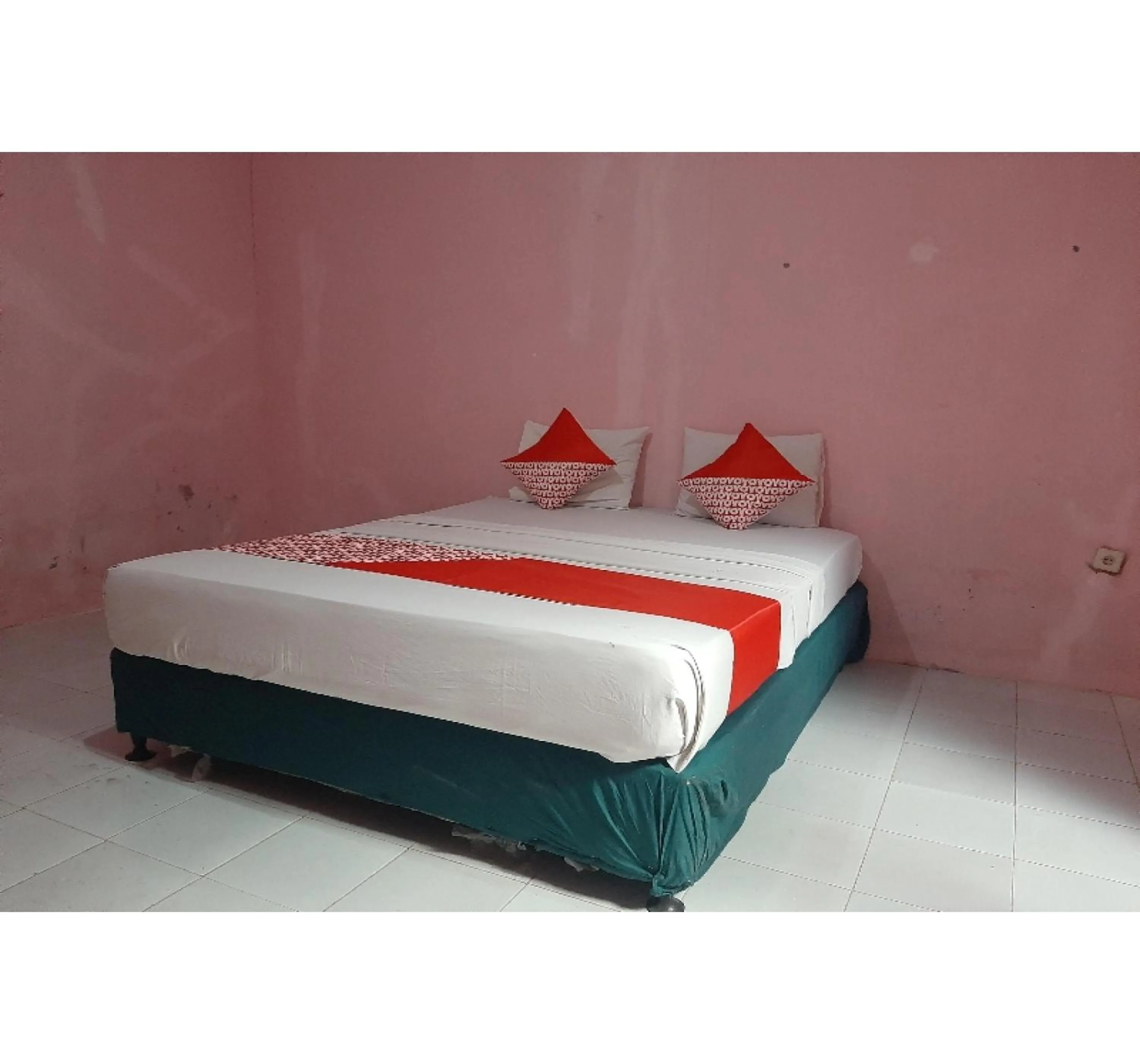 Bedroom, Bed in OYO 90555 Vina Pavilion