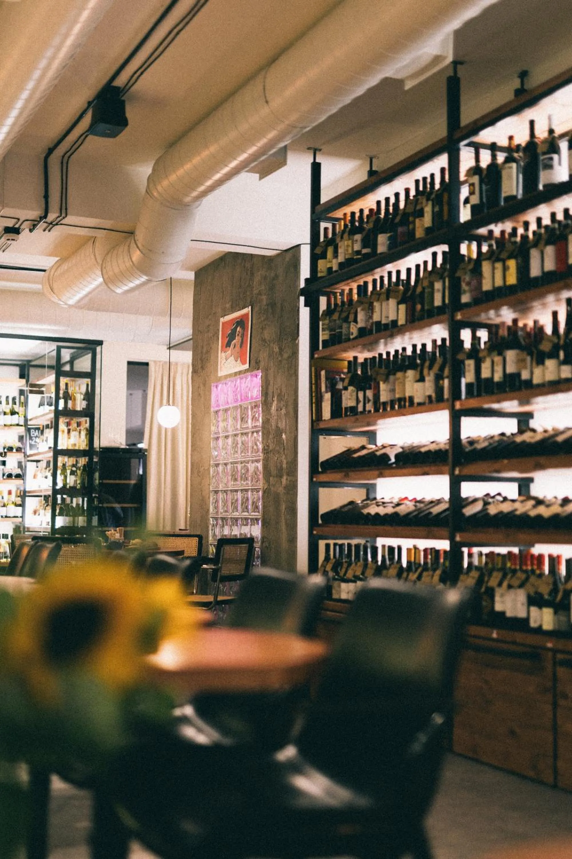 Restaurant/places to eat in Olive hotel