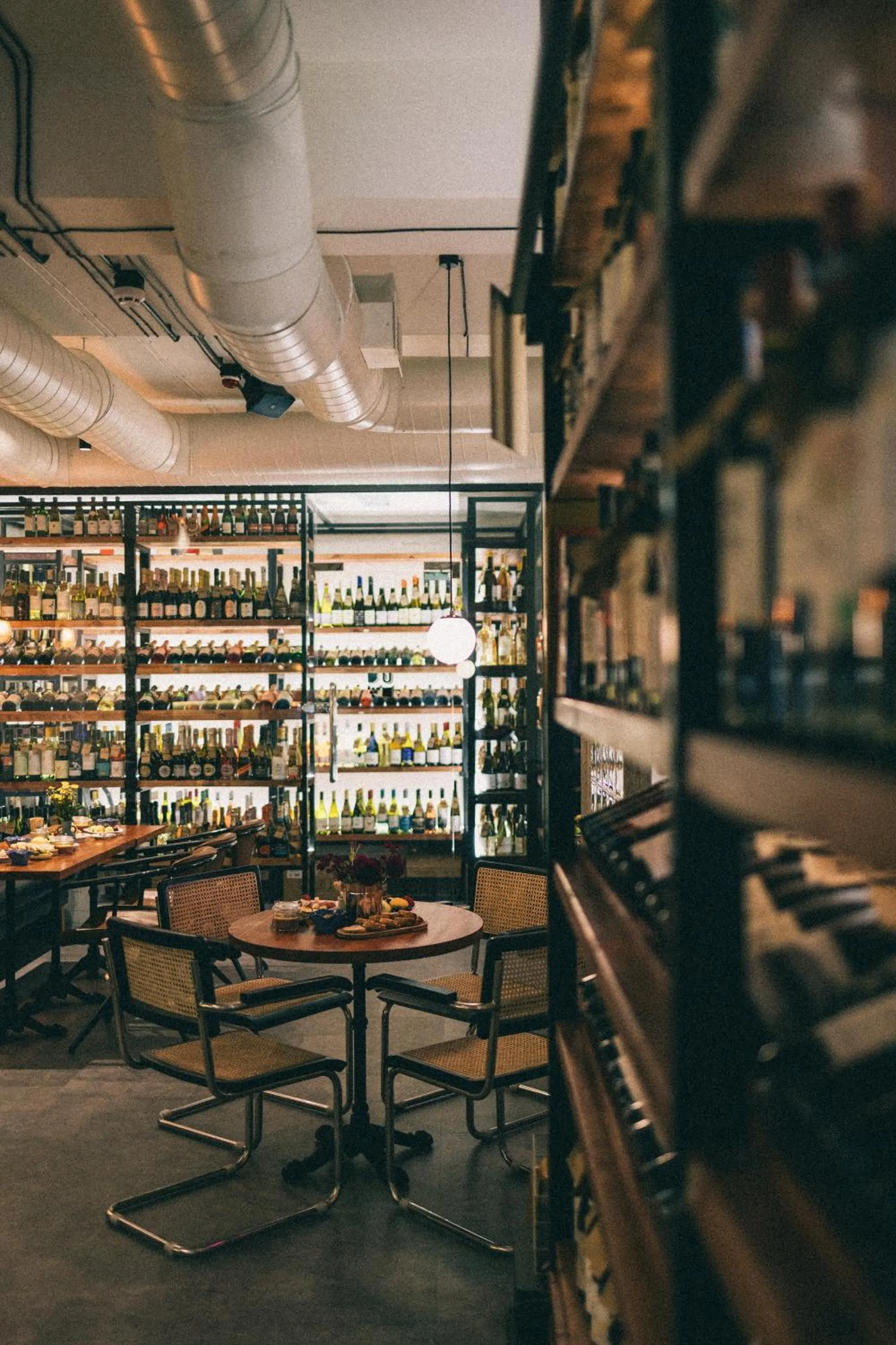 Restaurant/places to eat in Olive hotel