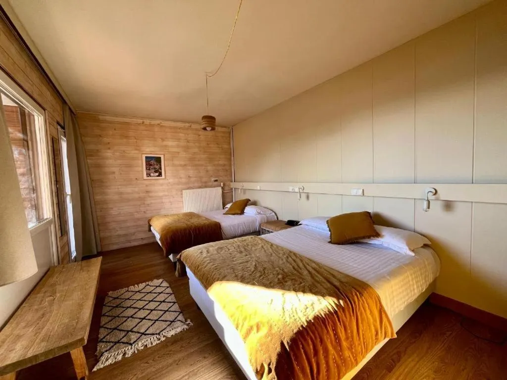 Bedroom in Hotel Perdrix