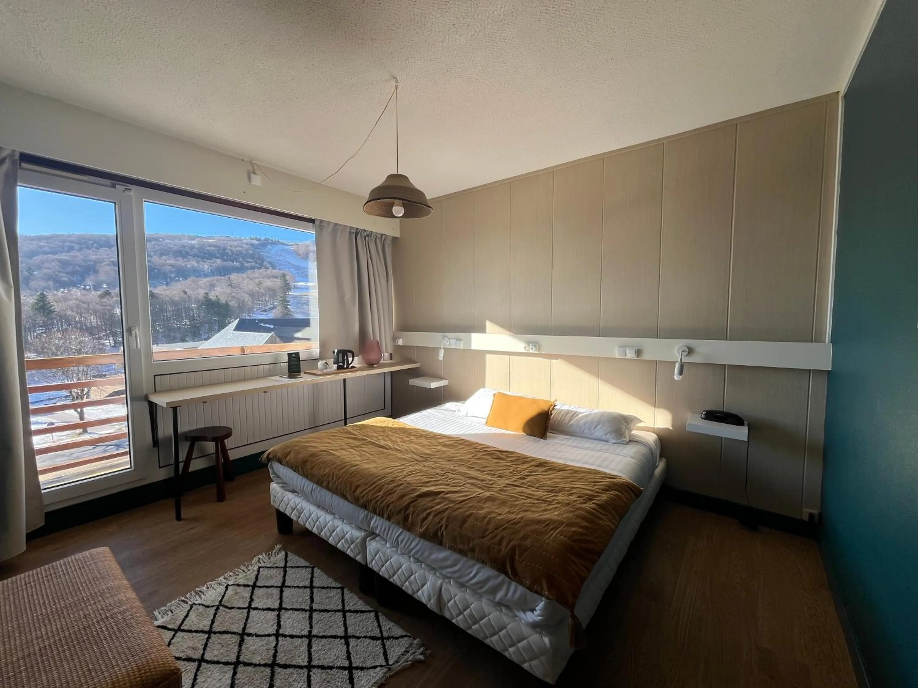 Bedroom in Hotel Perdrix