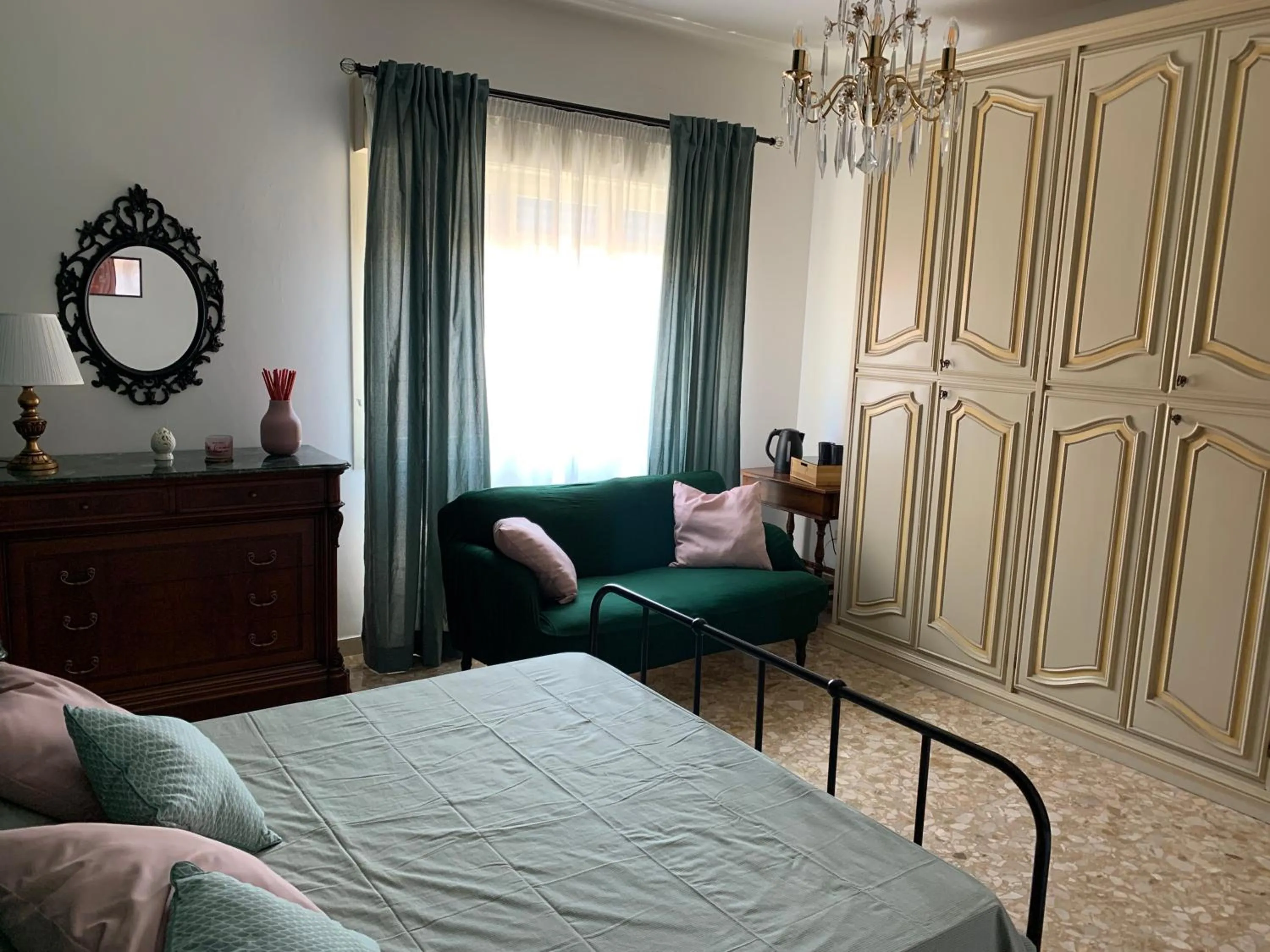 Two-Bedroom Family Apartment in B&B Fiorisol