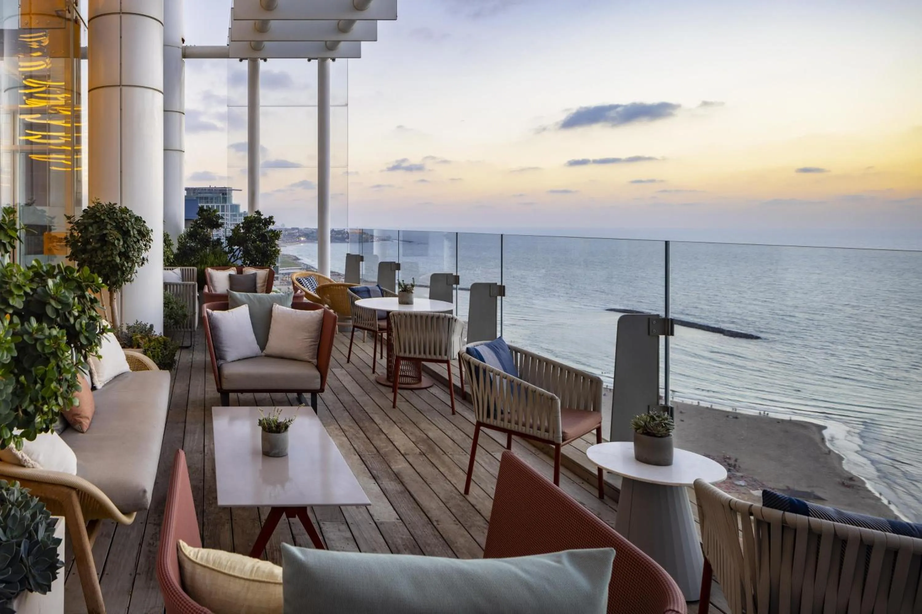 Lounge or bar in The David Kempinski Tel Aviv