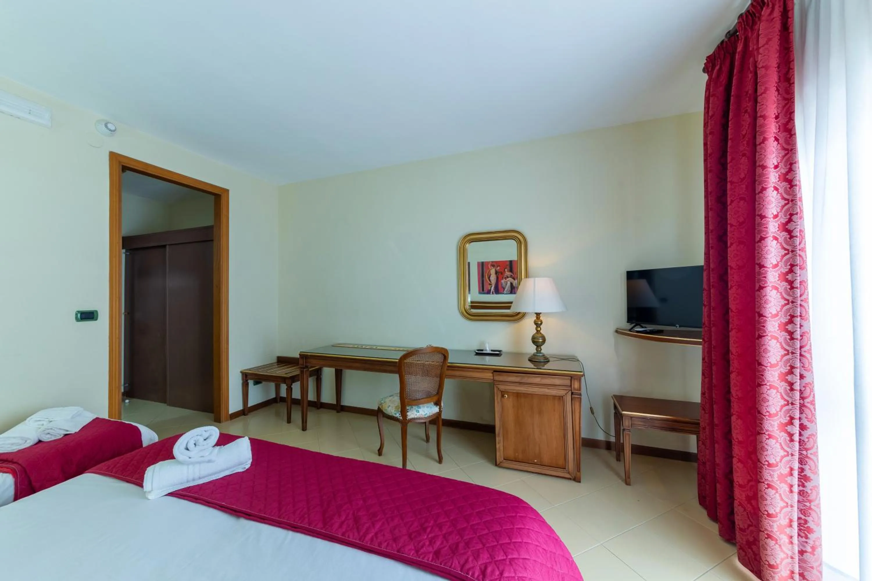 Photo of the whole room, Bed in Hotel Sakura