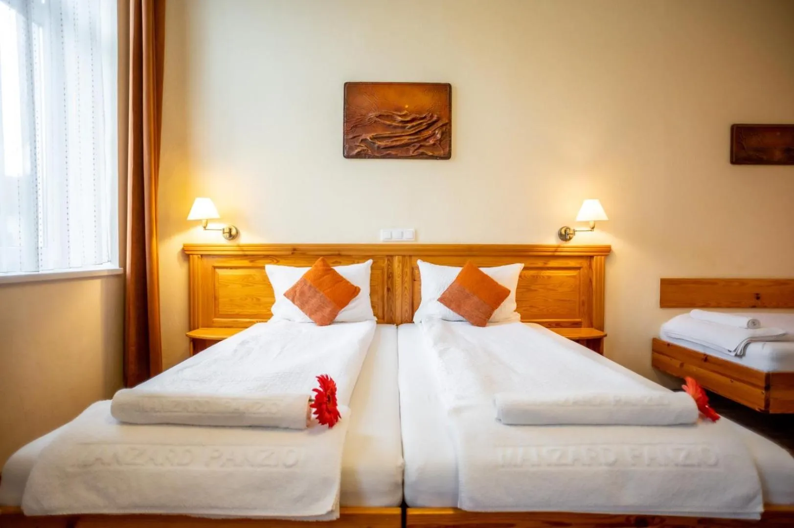 Bed in Hotel Manzard Panzio