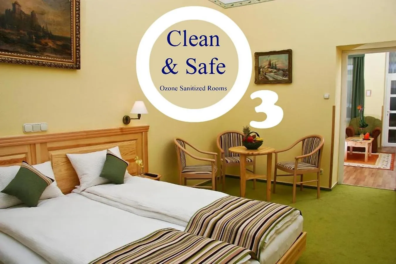 Garden view, Bed in Hotel Manzard Panzio