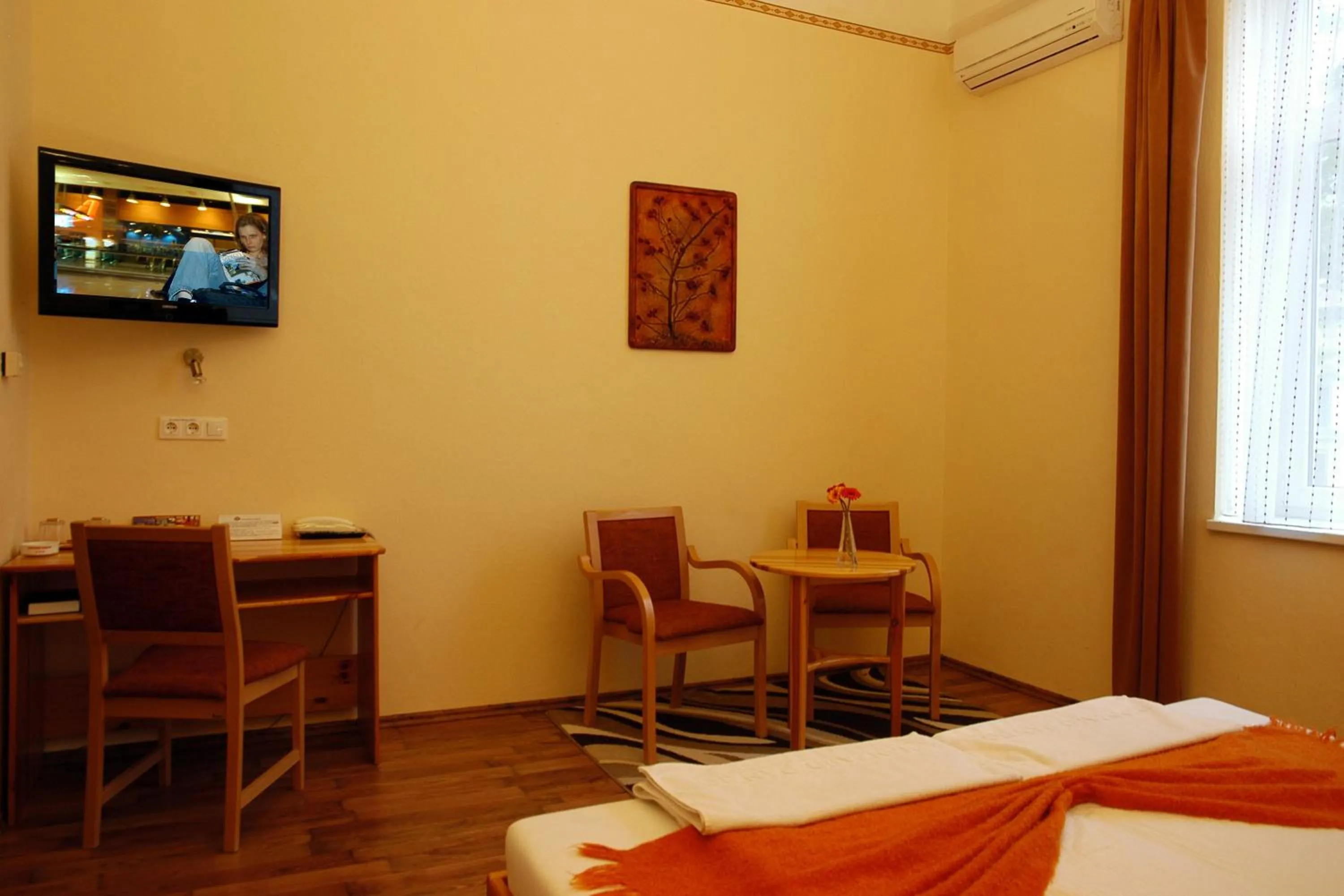 Photo of the whole room, Bed in Hotel Manzard Panzio