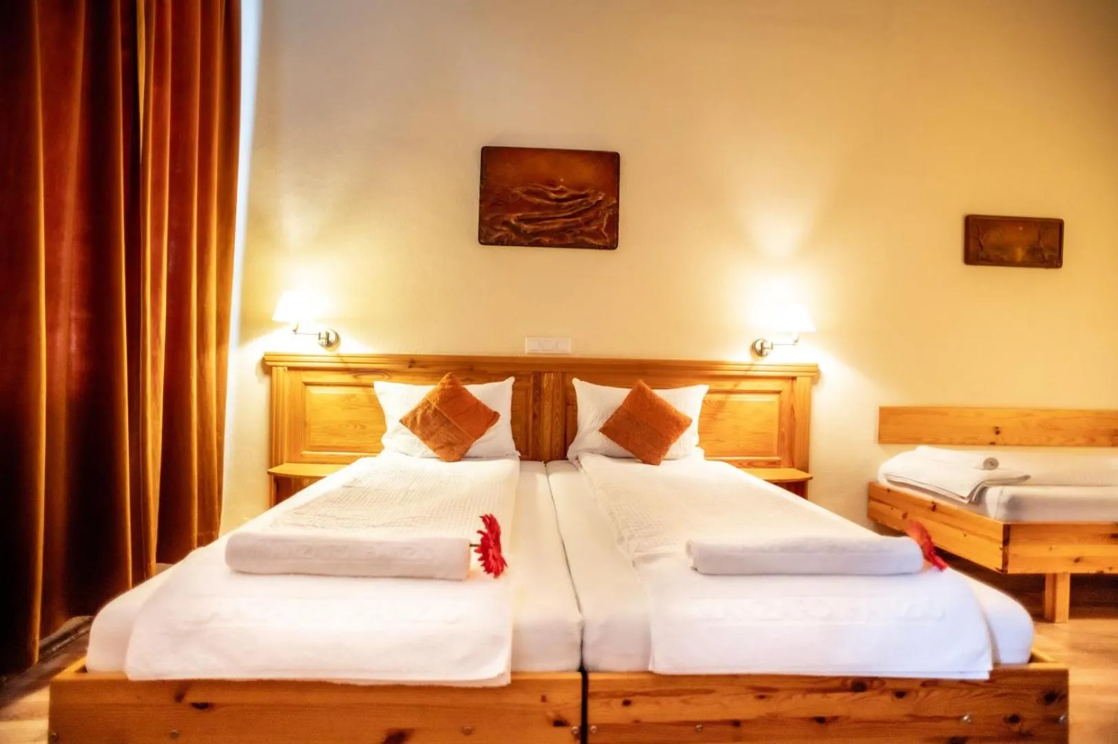 Bed in Hotel Manzard Panzio