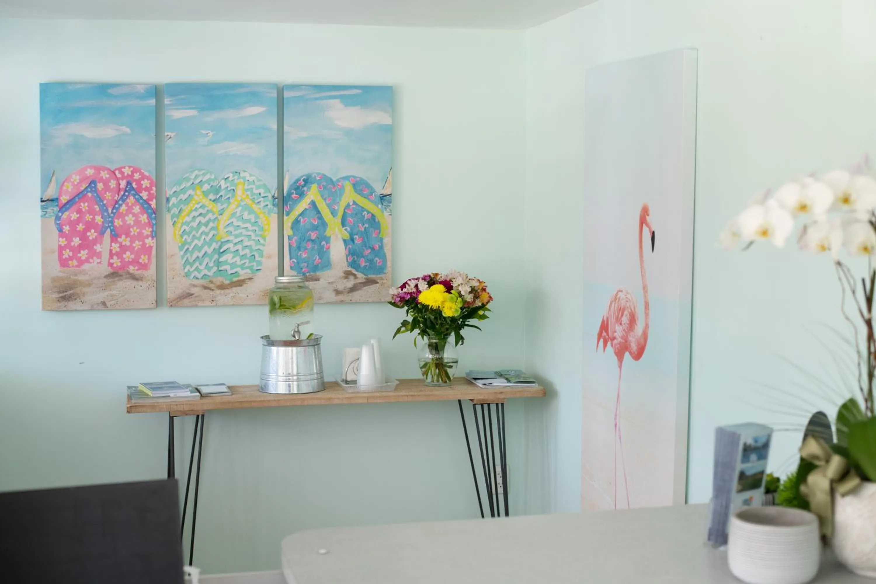 Lobby or reception in The Islander Inn