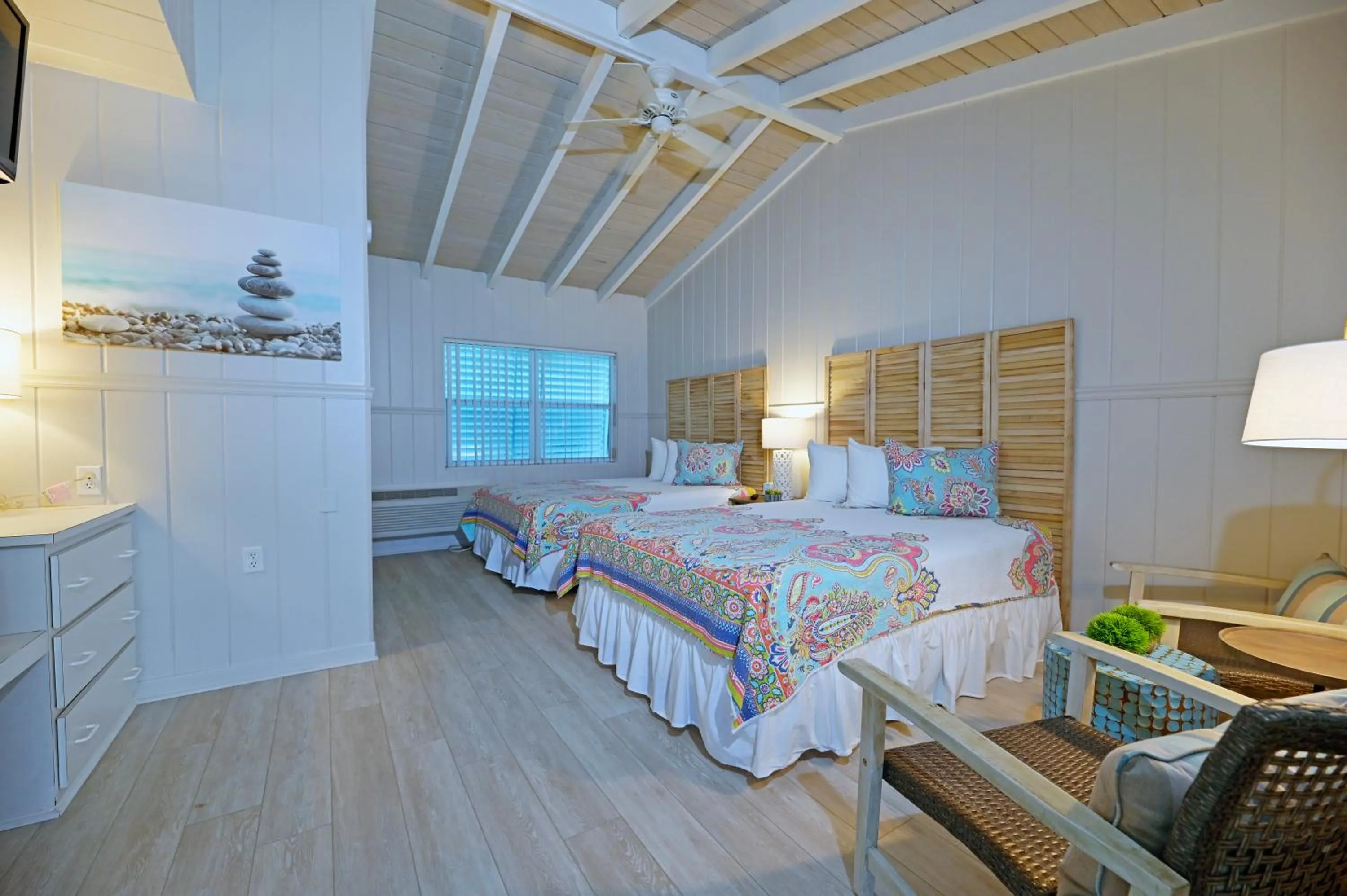 Bedroom, Bed in The Islander Inn