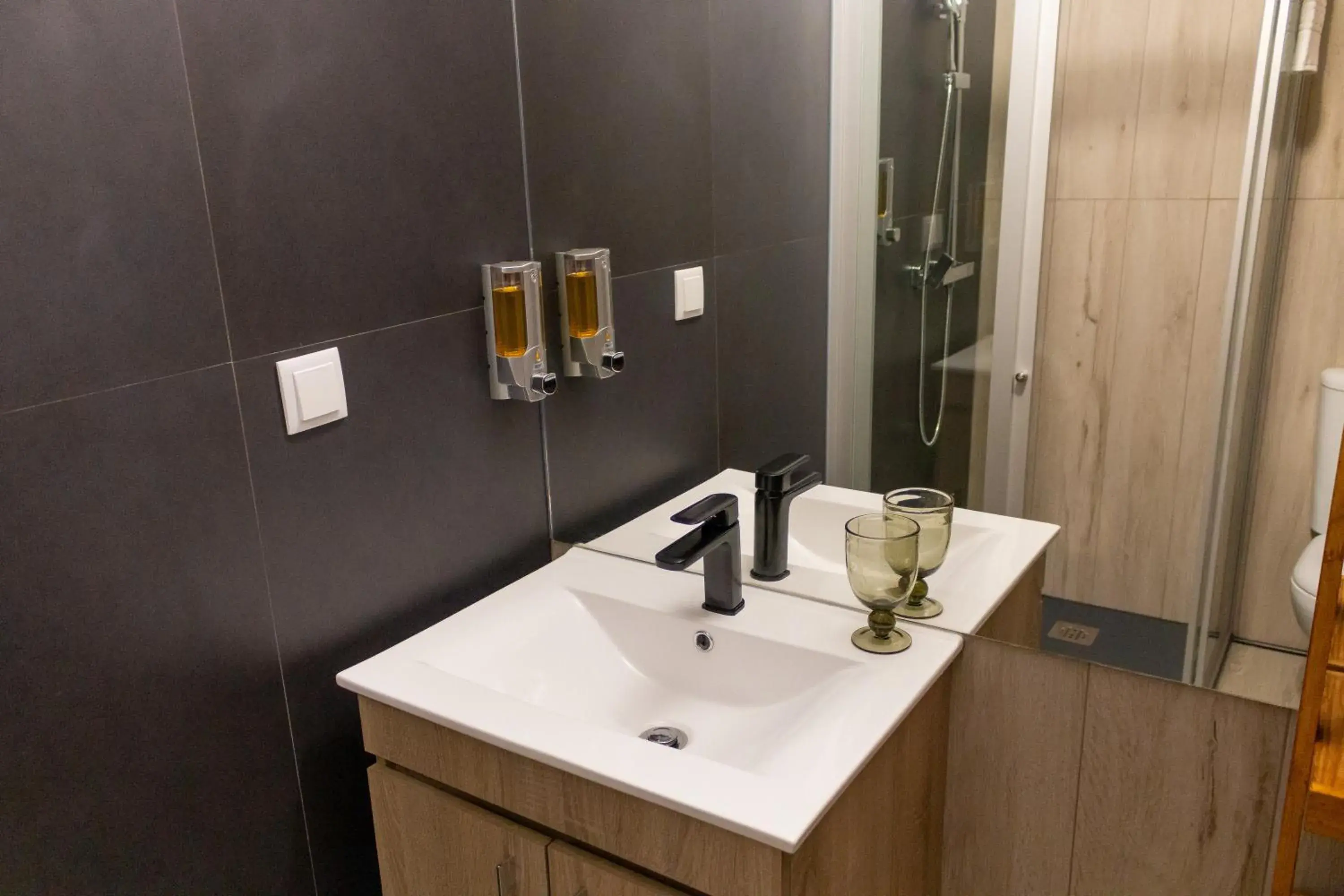 Double Room in Golden Mirror Double Room in Golden Mirror