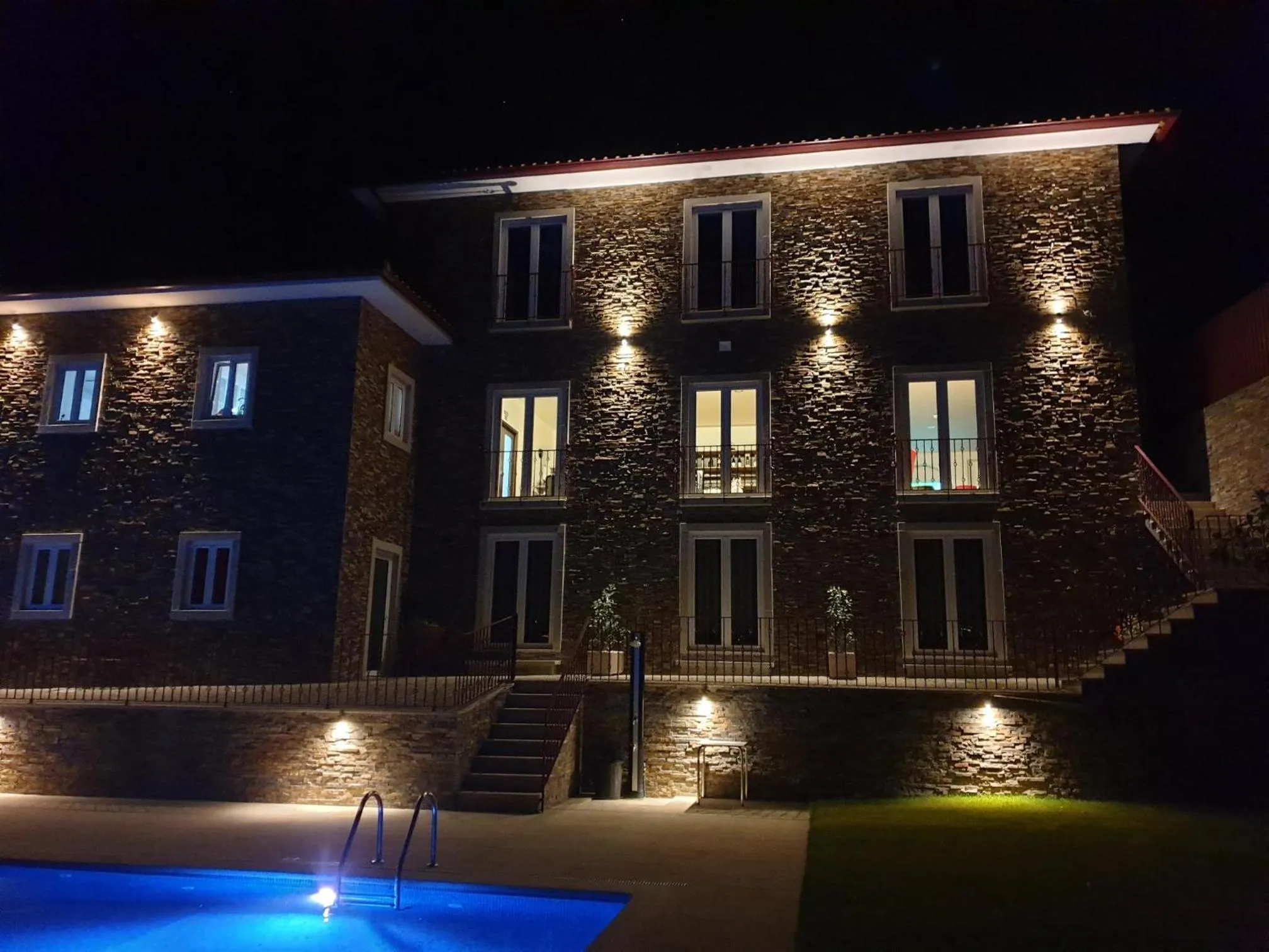 Property building in Golden Mirror