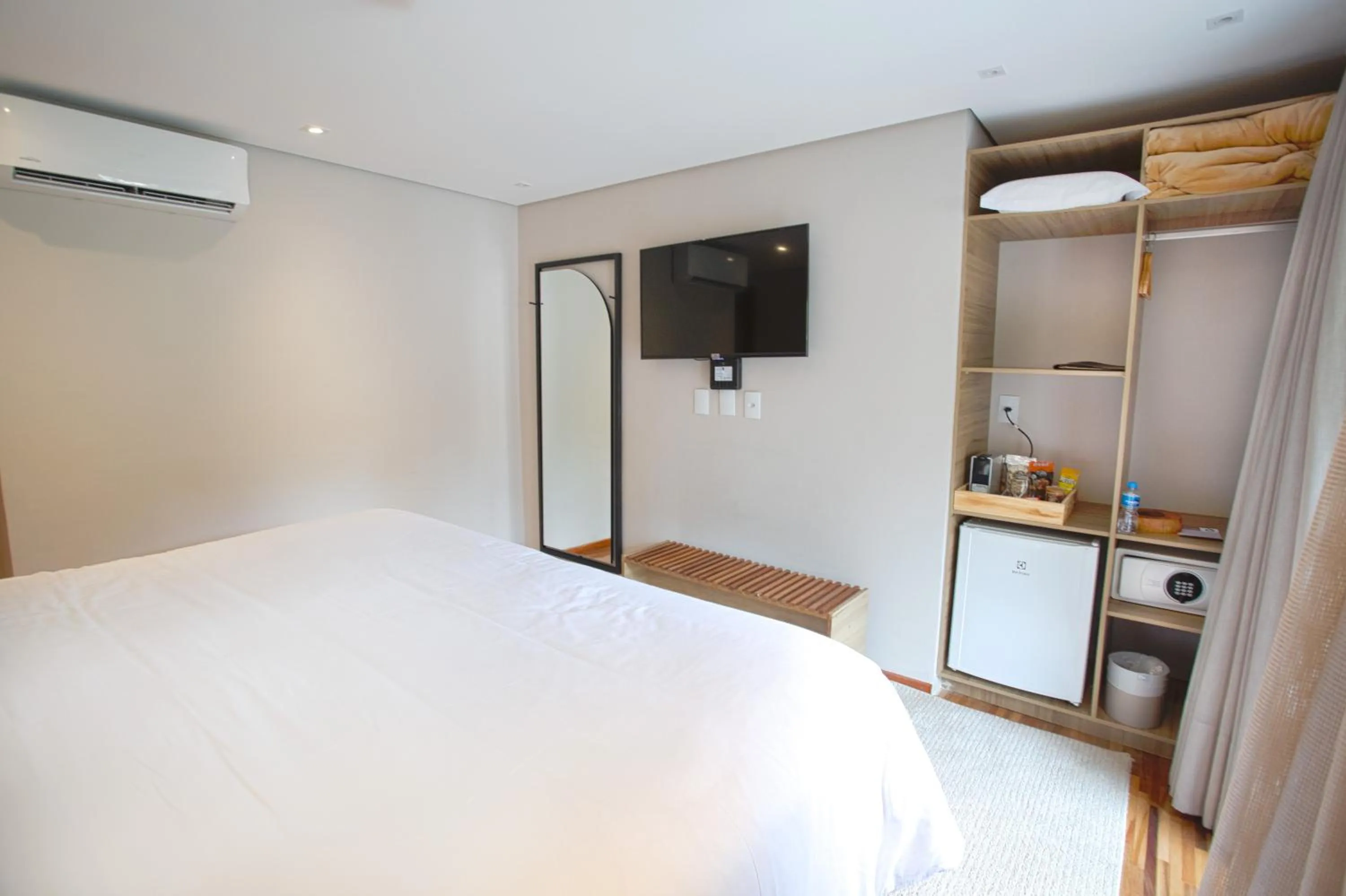 Photo of the whole room, Bed in Pousada Boutique Figueira da Serra