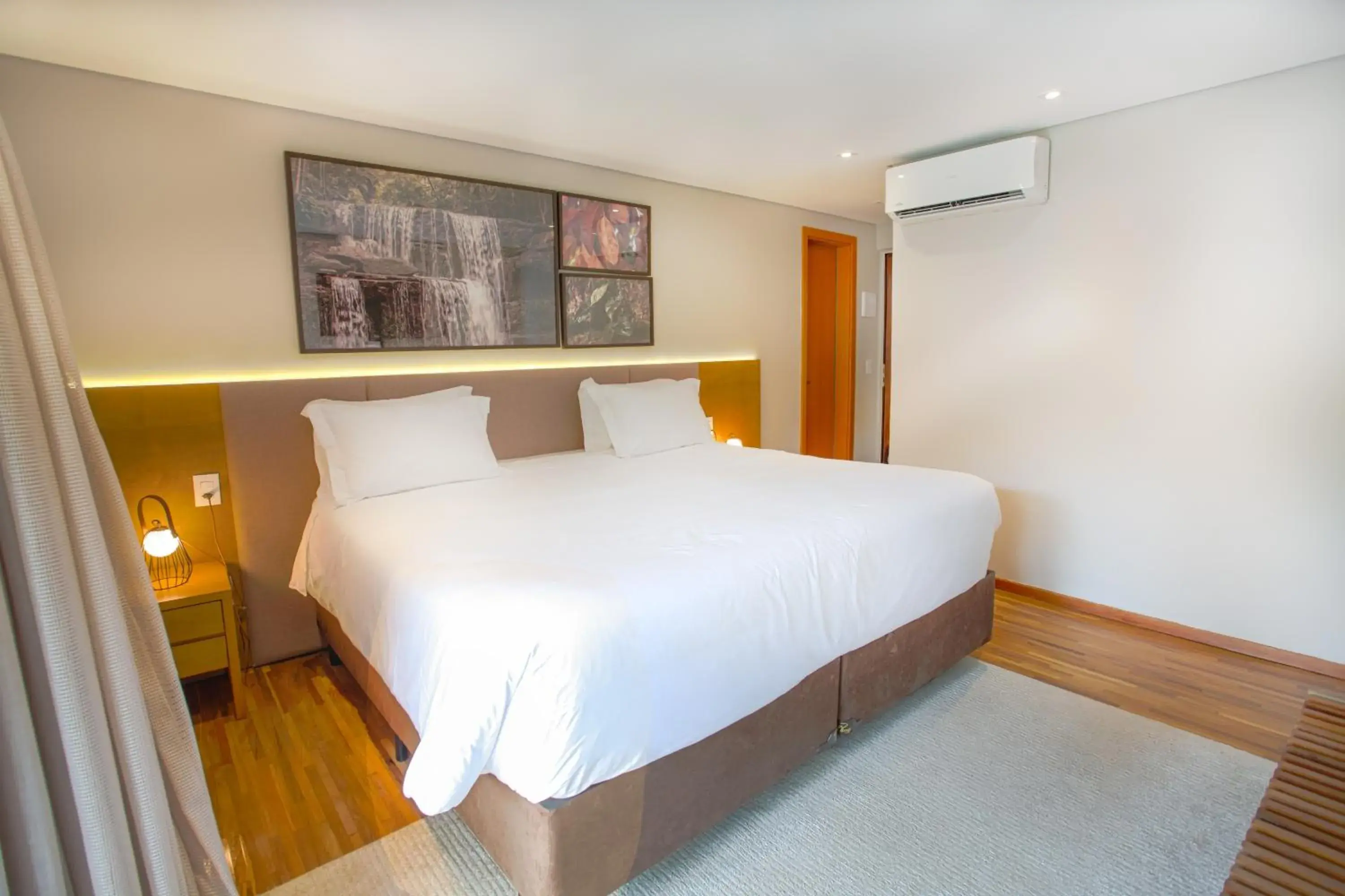 Standard Double or Twin Room with Balcony in Pousada Boutique Figueira da Serra Standard Double or Twin Room with Balcony in Pousada Boutique Figueira da Serra