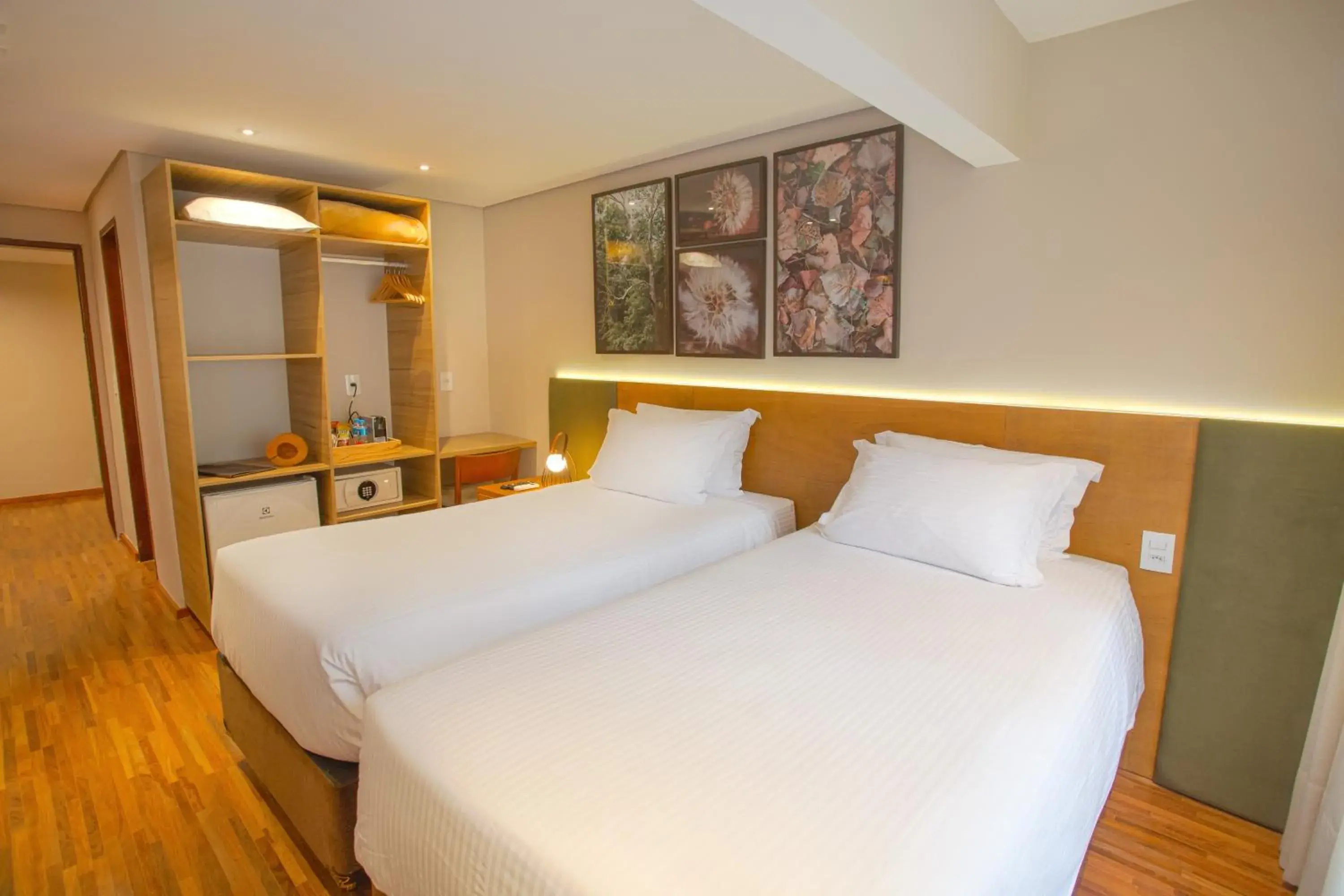 Double or Twin Room with Balcony in Pousada Boutique Figueira da Serra Double or Twin Room with Balcony in Pousada Boutique Figueira da Serra