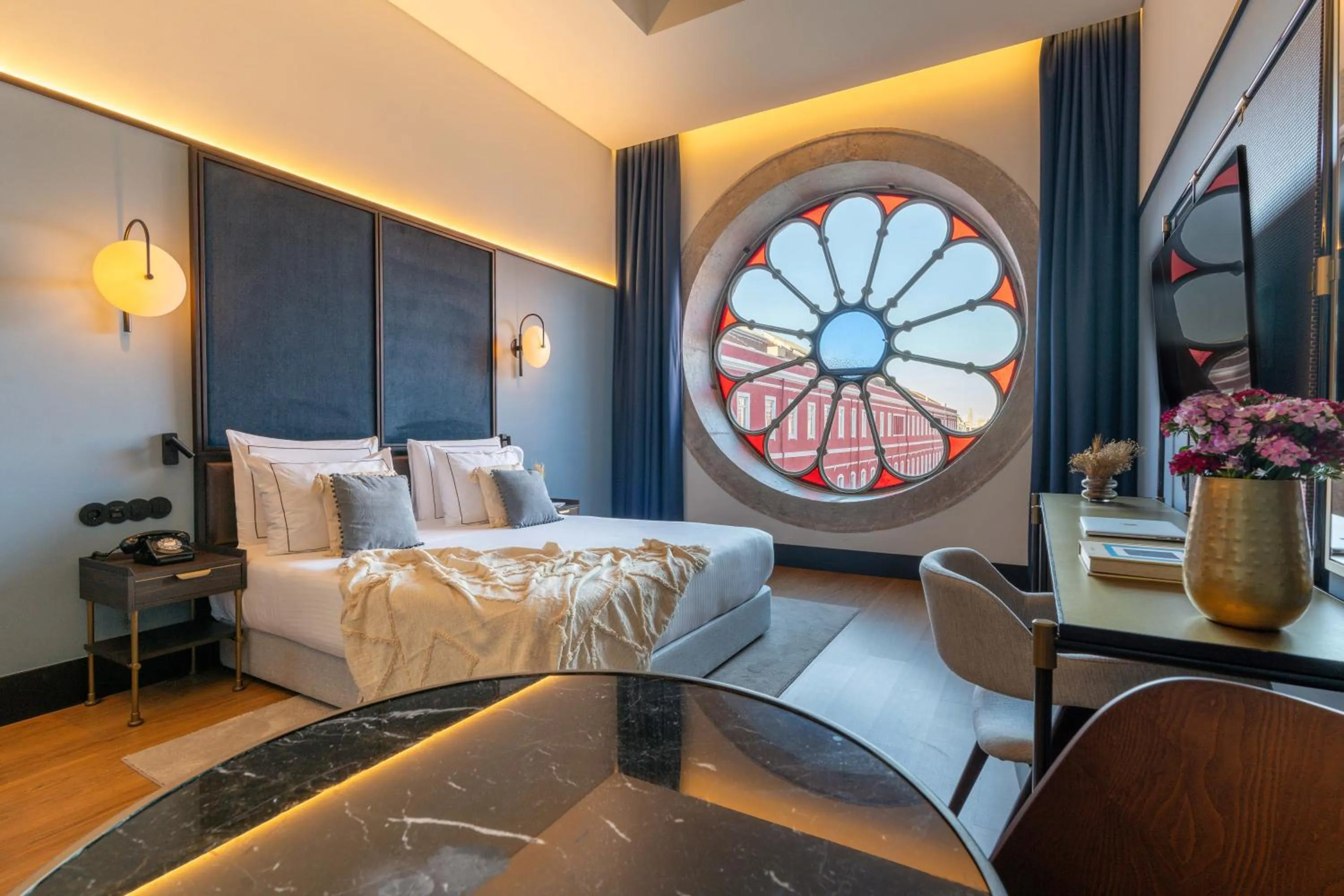 Bedroom, Bed in The Editory Riverside Hotel, an Historic Hotel