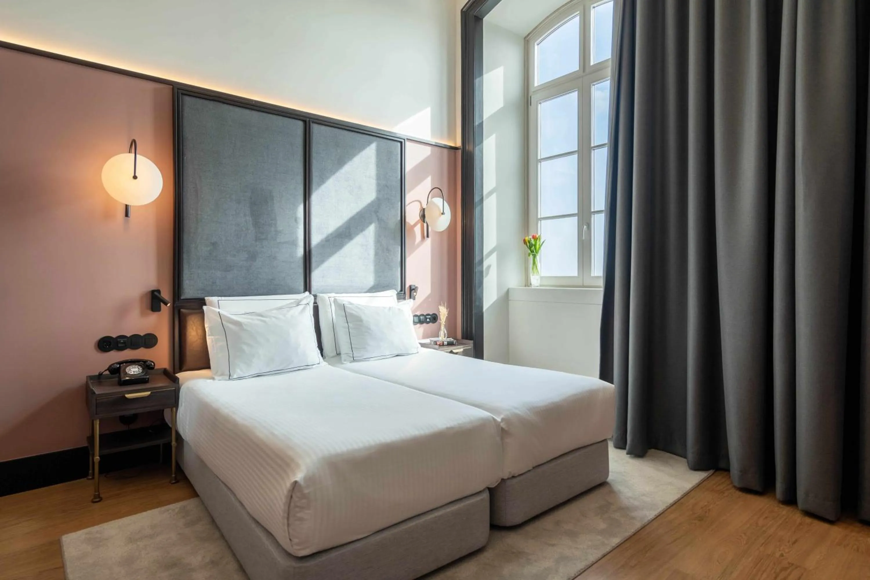 Bedroom, Bed in The Editory Riverside Hotel, an Historic Hotel