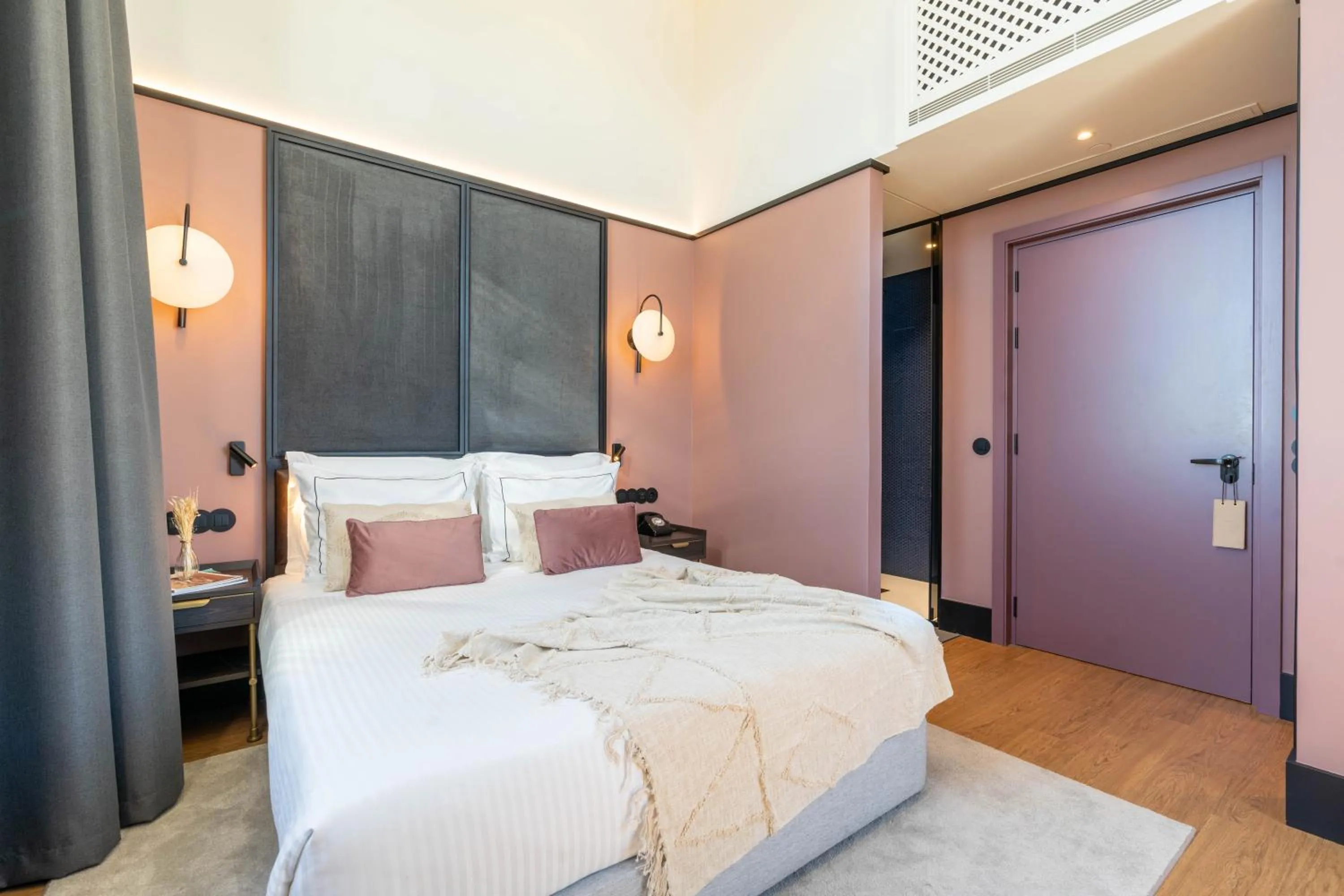 Bedroom, Bed in The Editory Riverside Hotel, an Historic Hotel