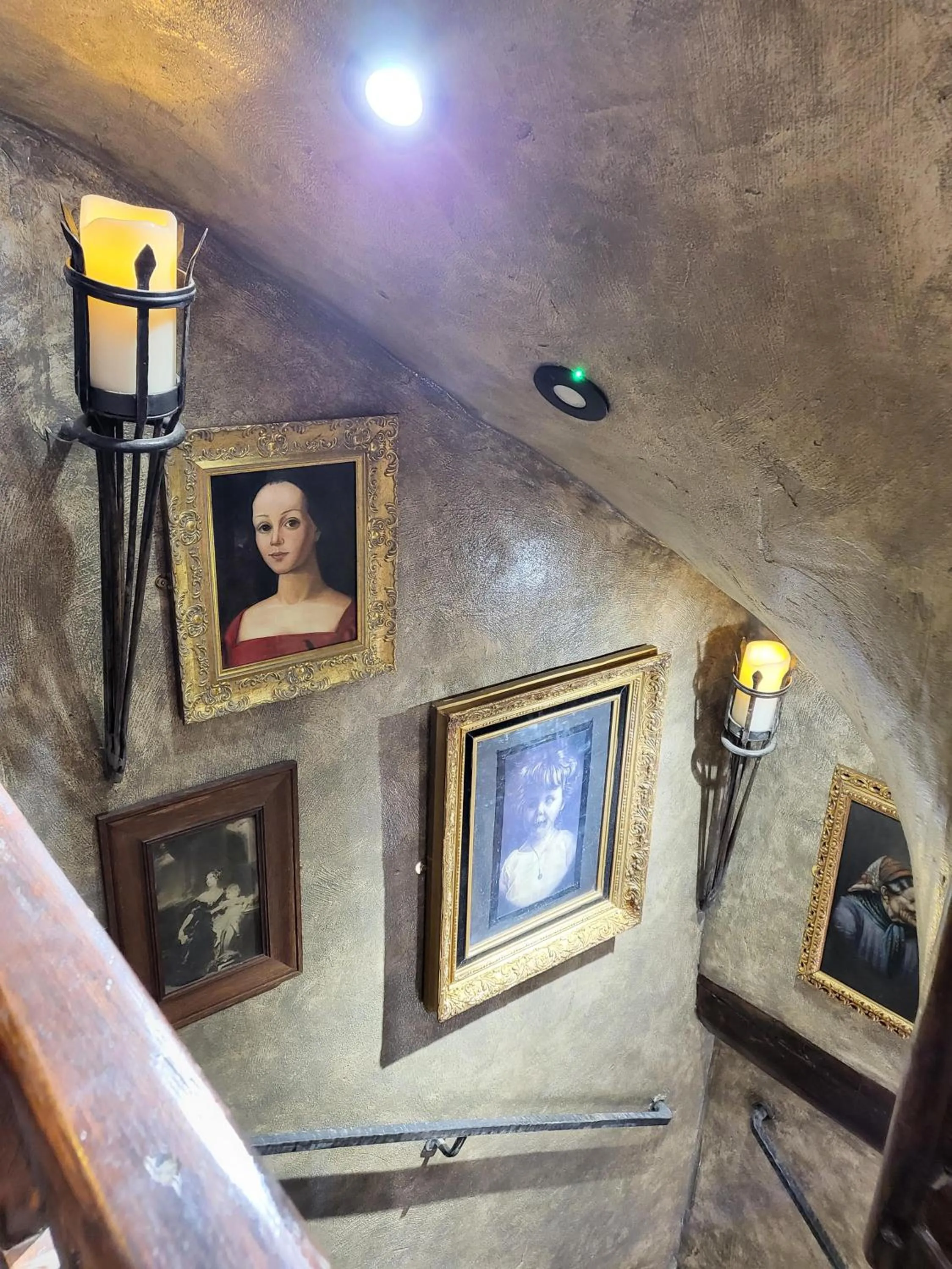 Lobby or reception in Hocus Pocus Tiny Hotel