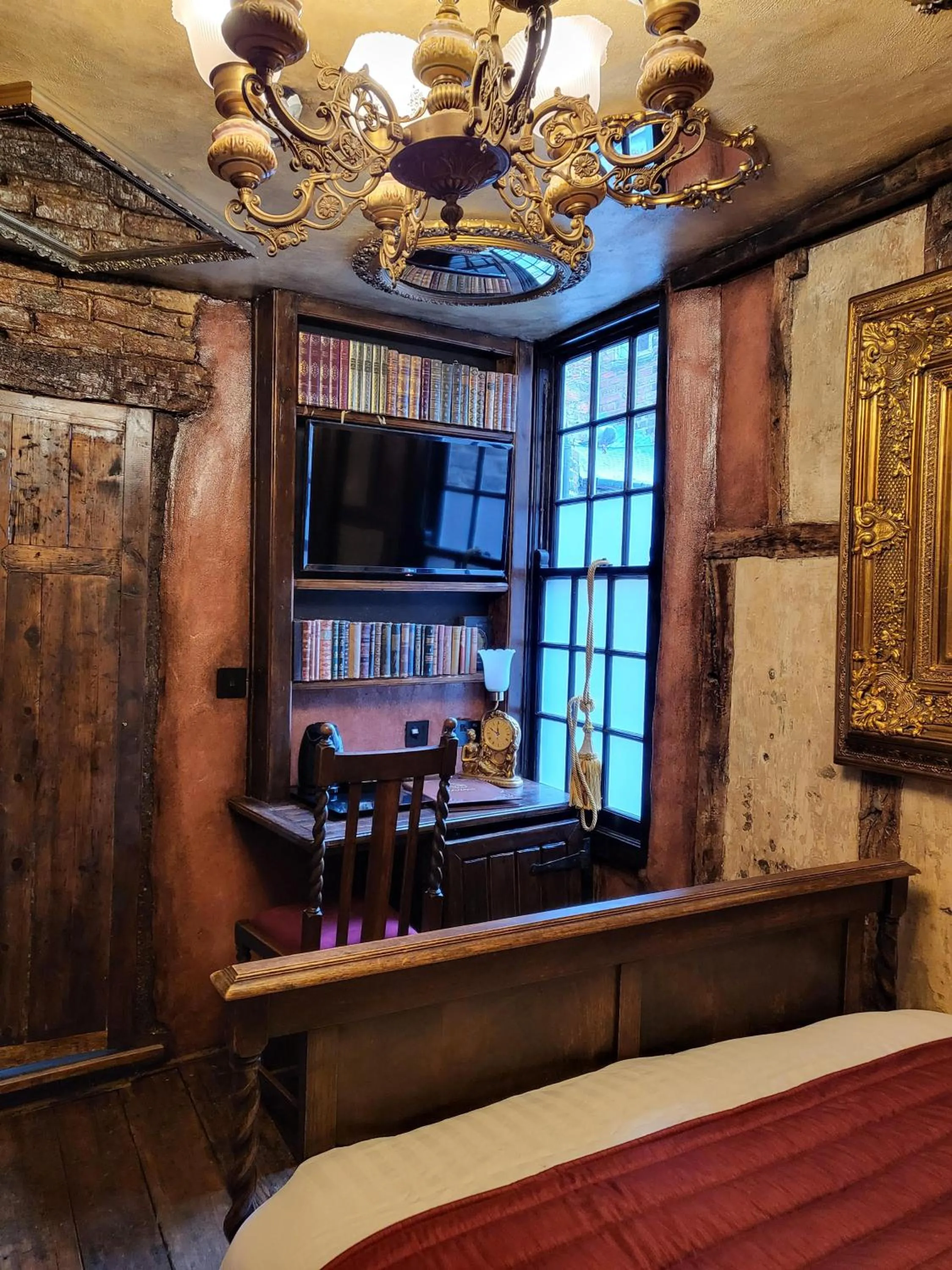 Bedroom, Bed in Hocus Pocus Tiny Hotel