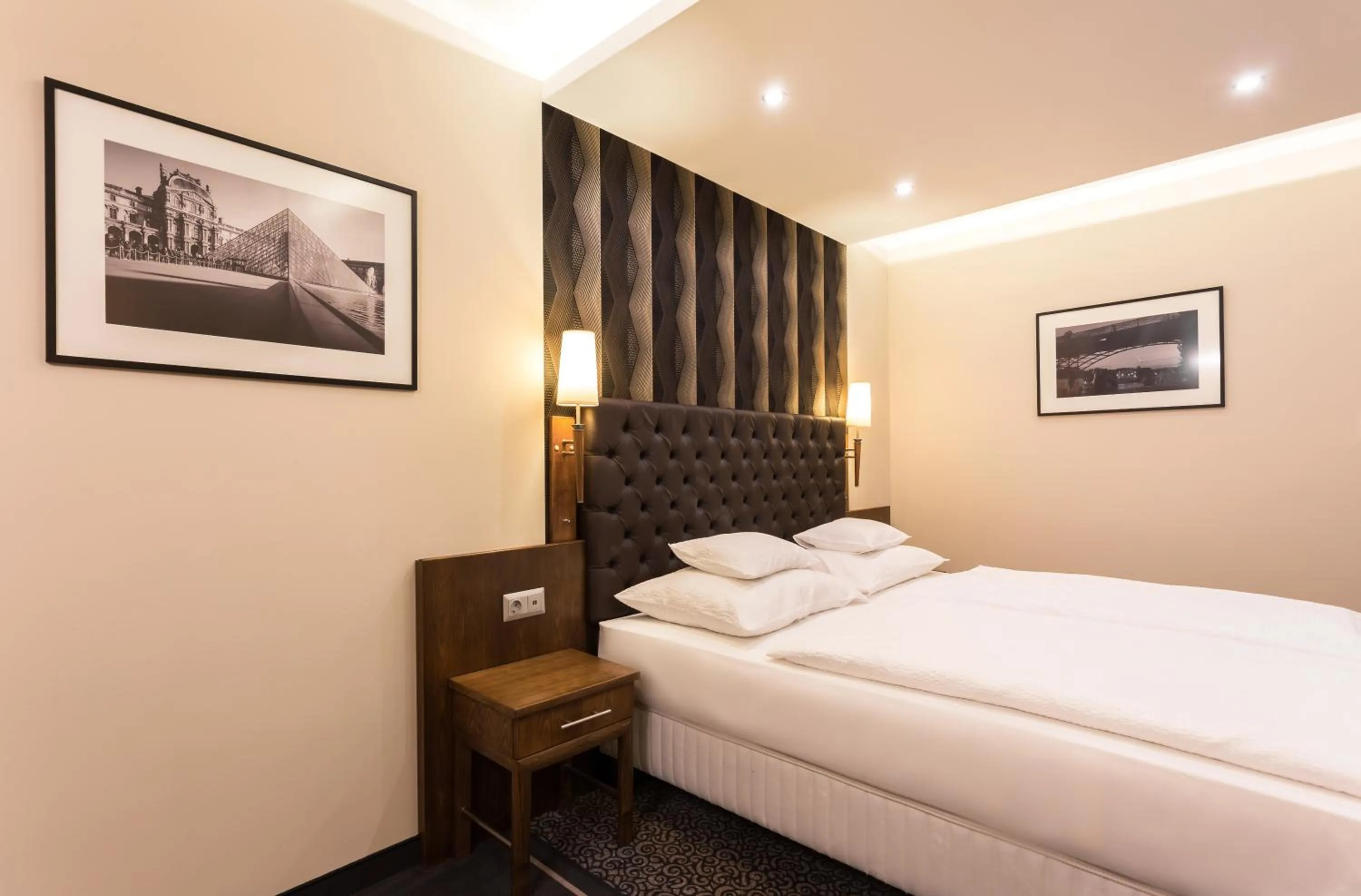 Bedroom, Bed in Szőnyi Garden Hotel Pest