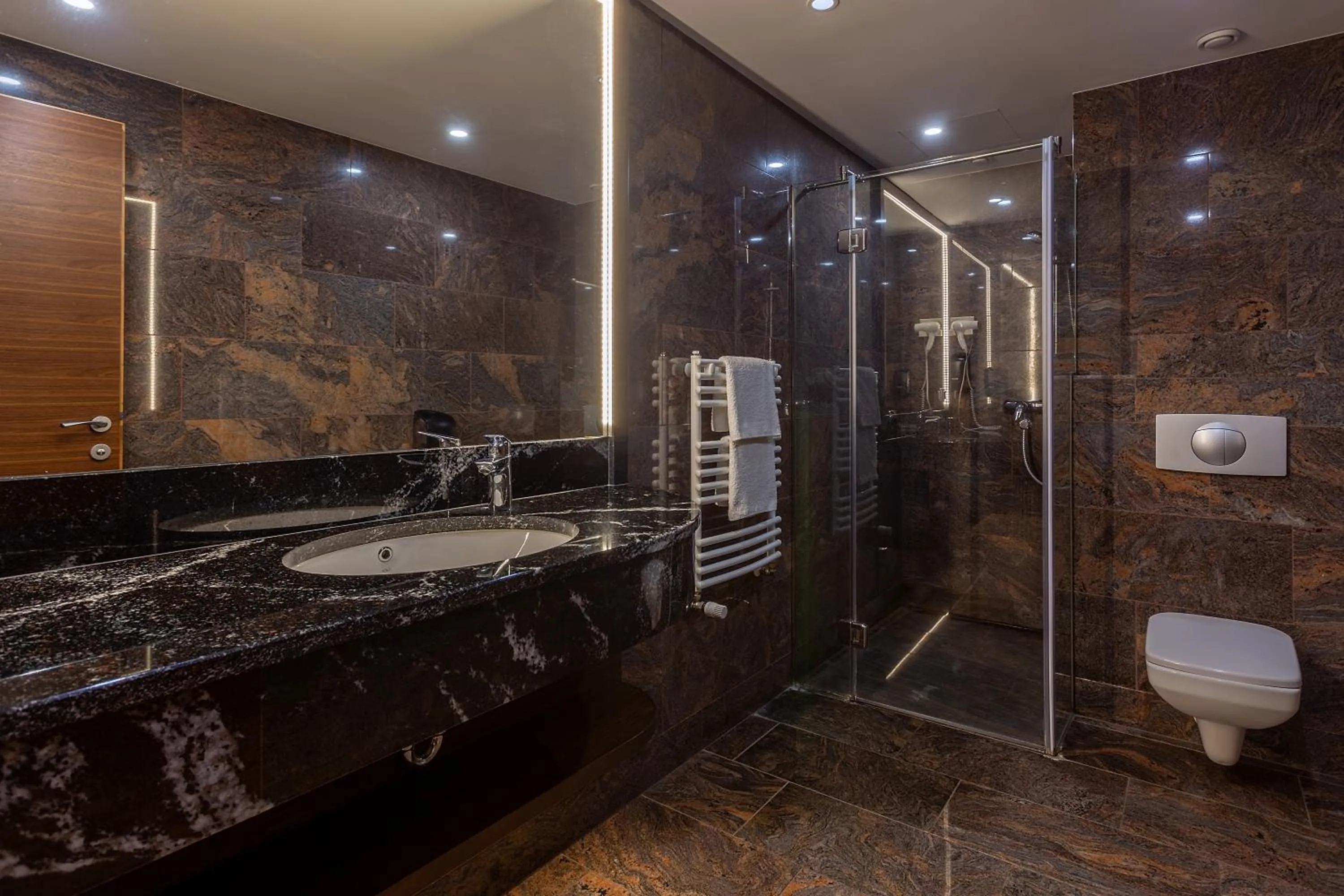 Bathroom in Szőnyi Garden Hotel Pest