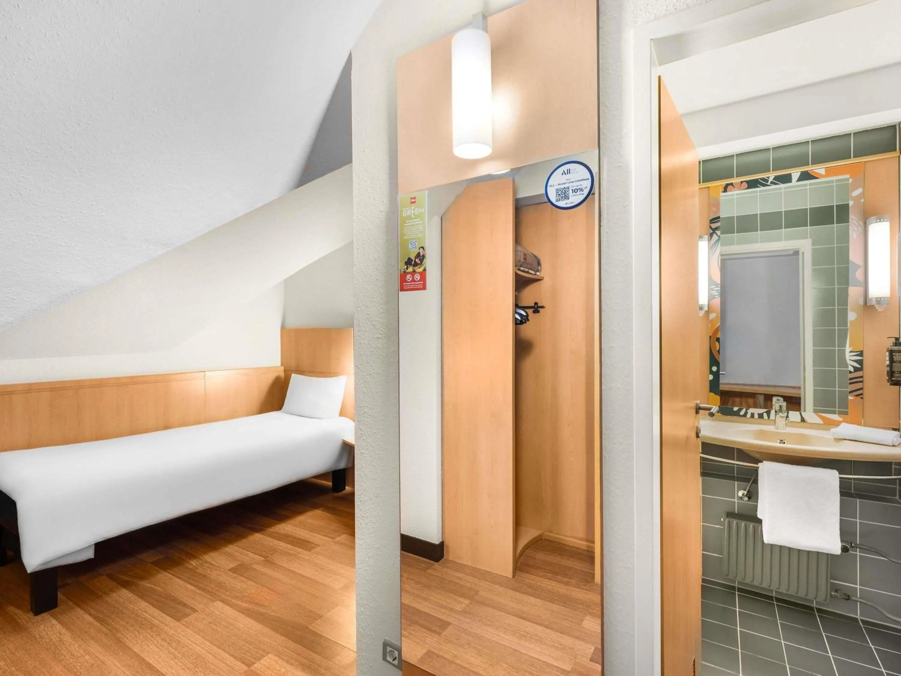 Bedroom, Bed in Ibis Budapest Heroes Square