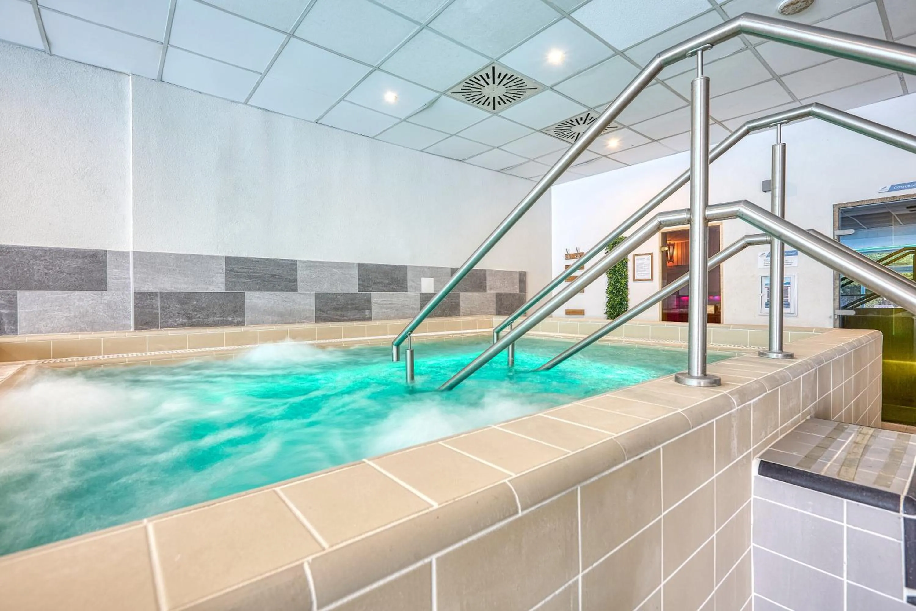 Hot Tub in Hotel Szieszta