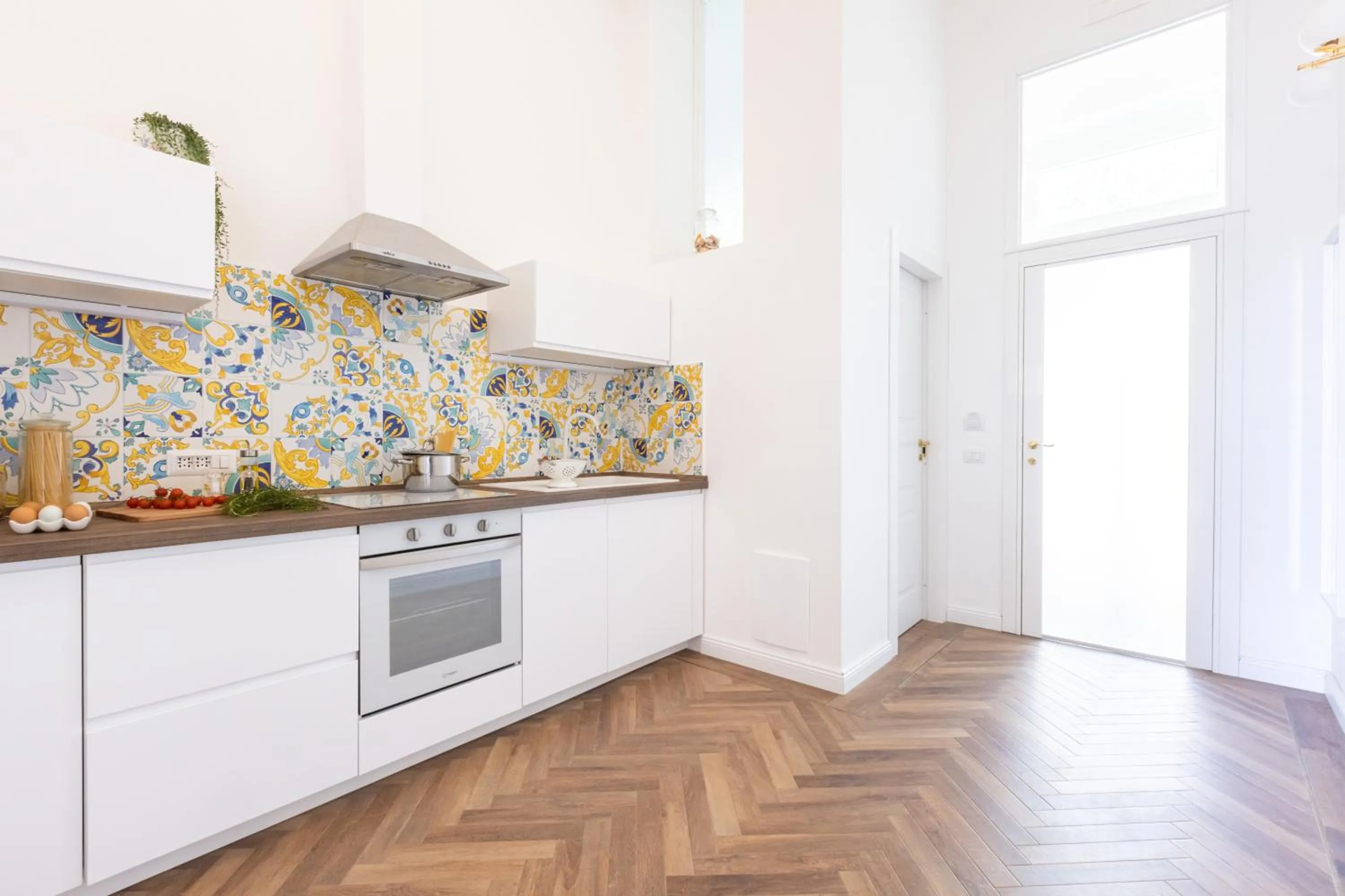 Kitchen or kitchenette in Lux Aurea