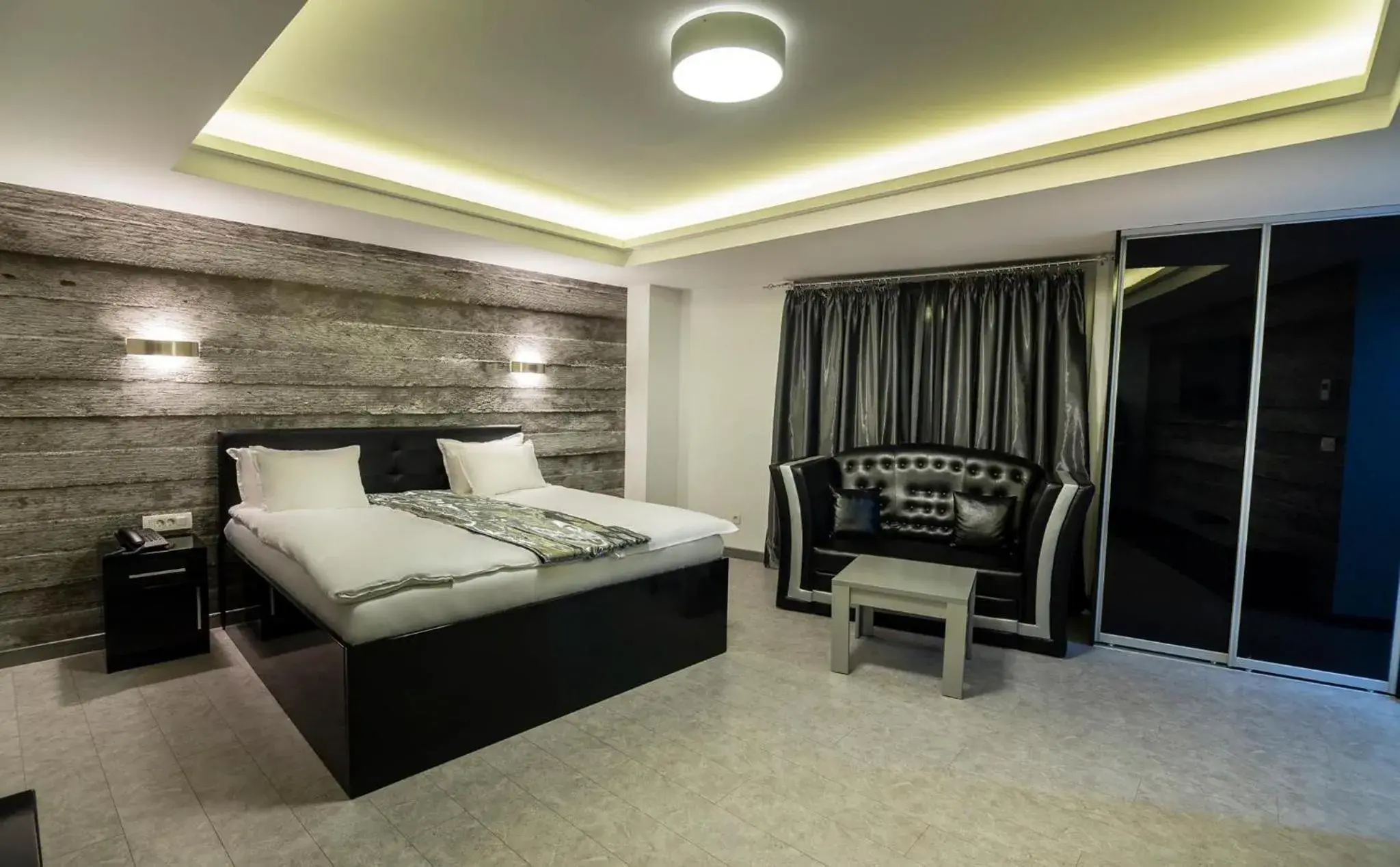 George Clooney - Apartment in Mr.I Boutique Hotel & Bar George Clooney - Apartment in Mr.I Boutique Hotel & Bar