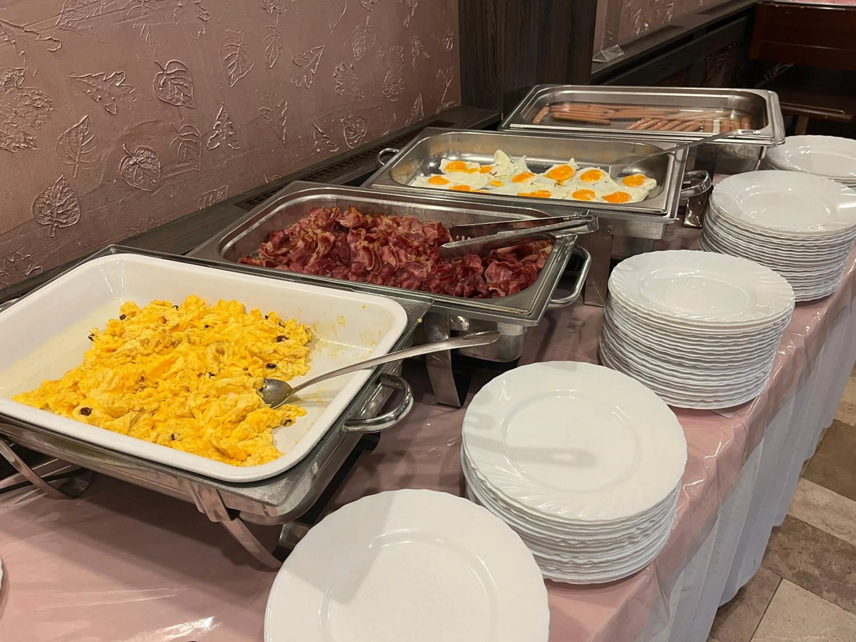 Breakfast in Park Hotel Gyula