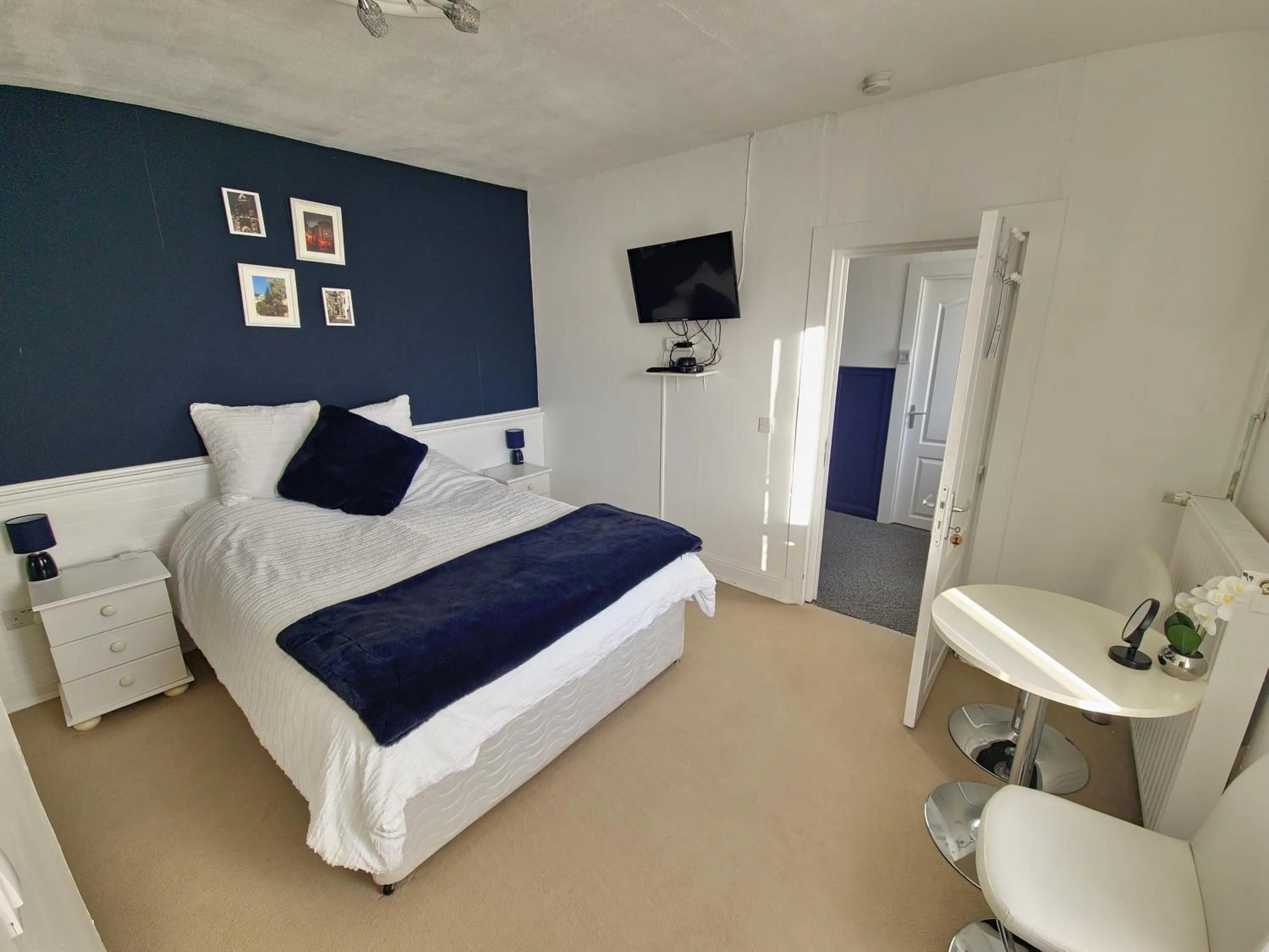 TV and multimedia, Bed in Sycamore House