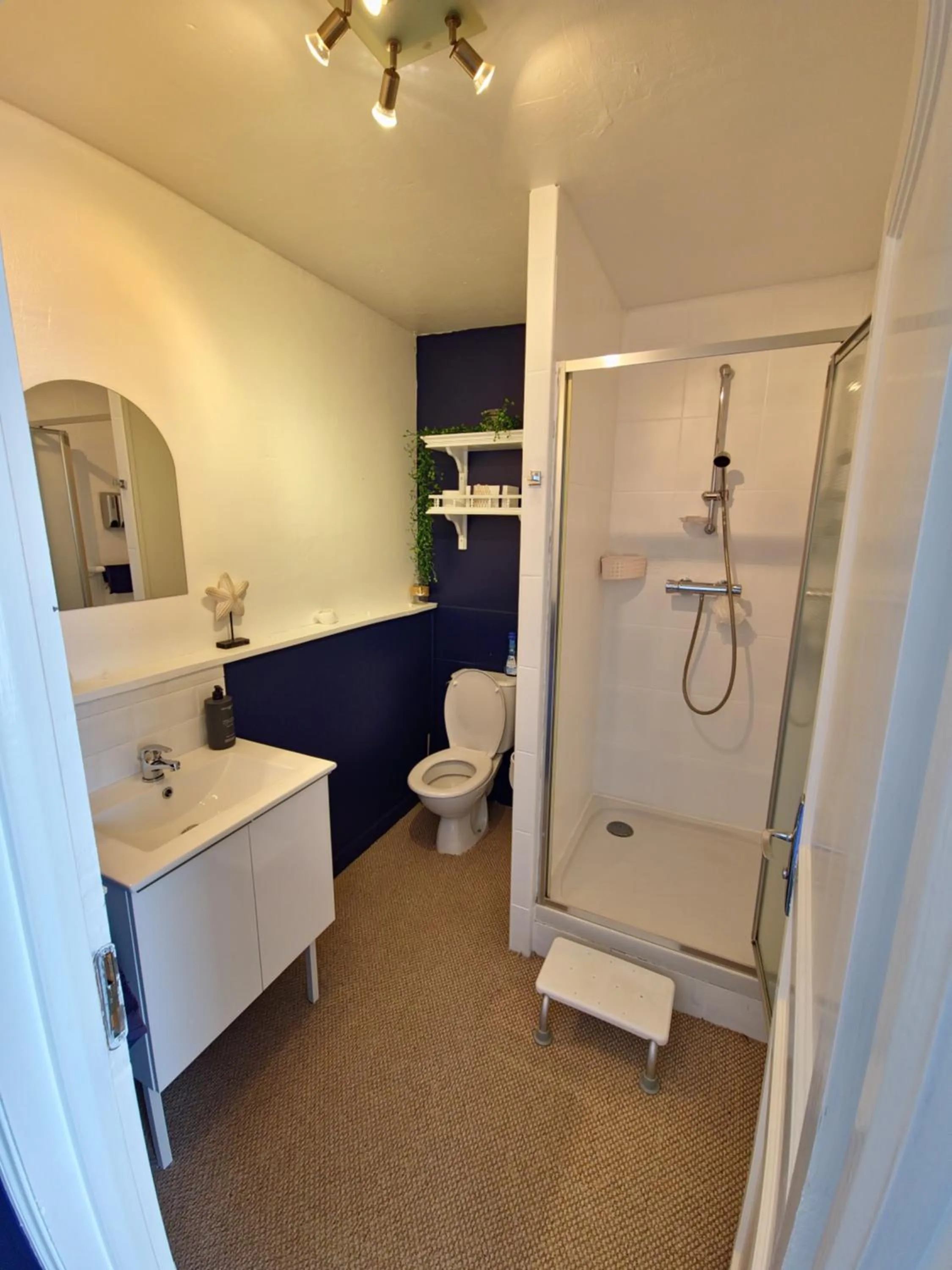 Shower in Sycamore House