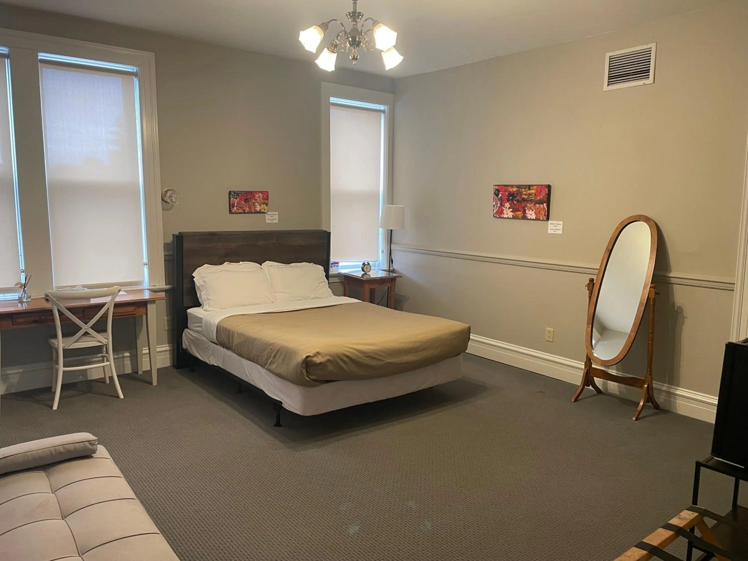 Bedroom, Bed in The Audubon Inn LLC