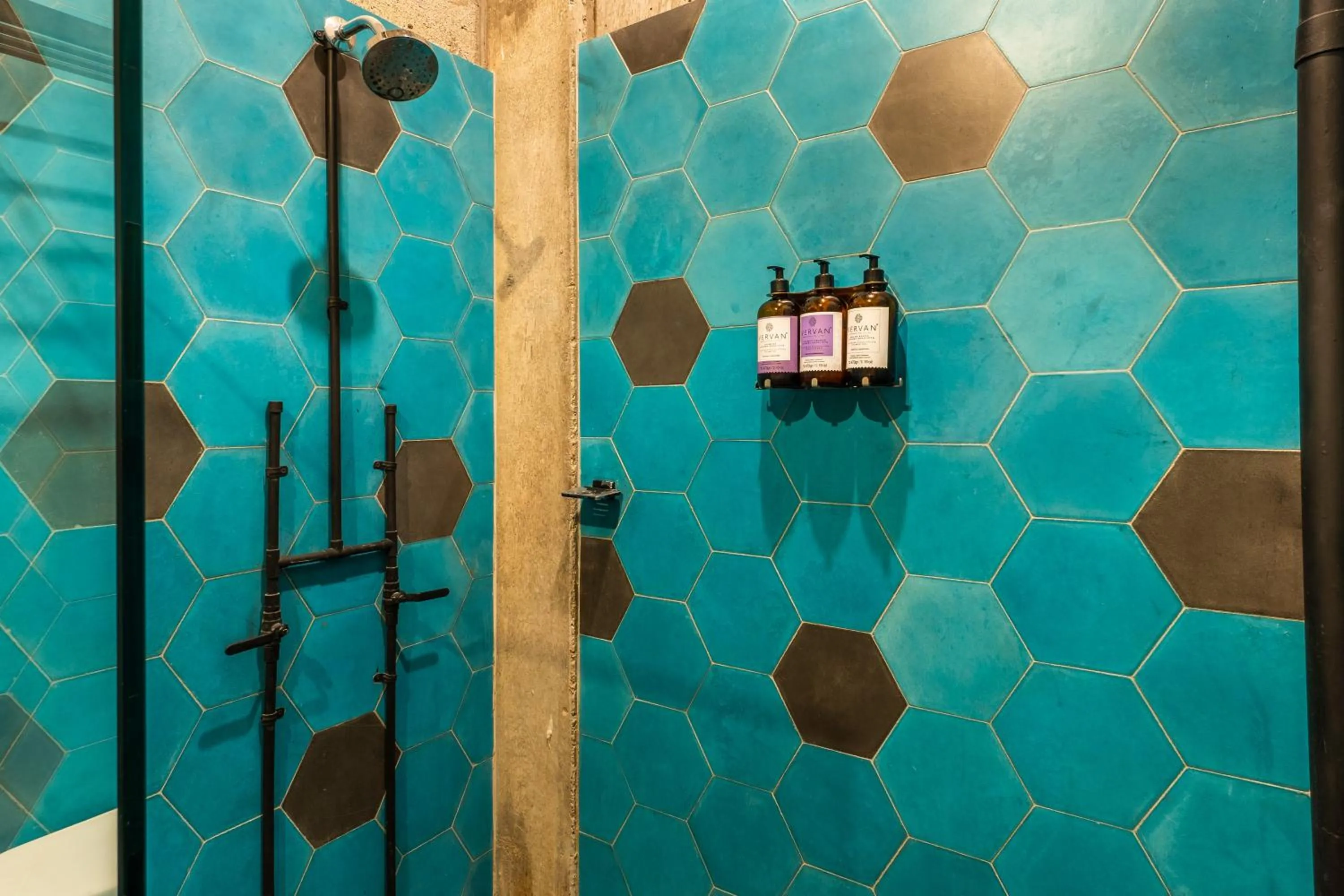 Shower in Papelillo Lofts