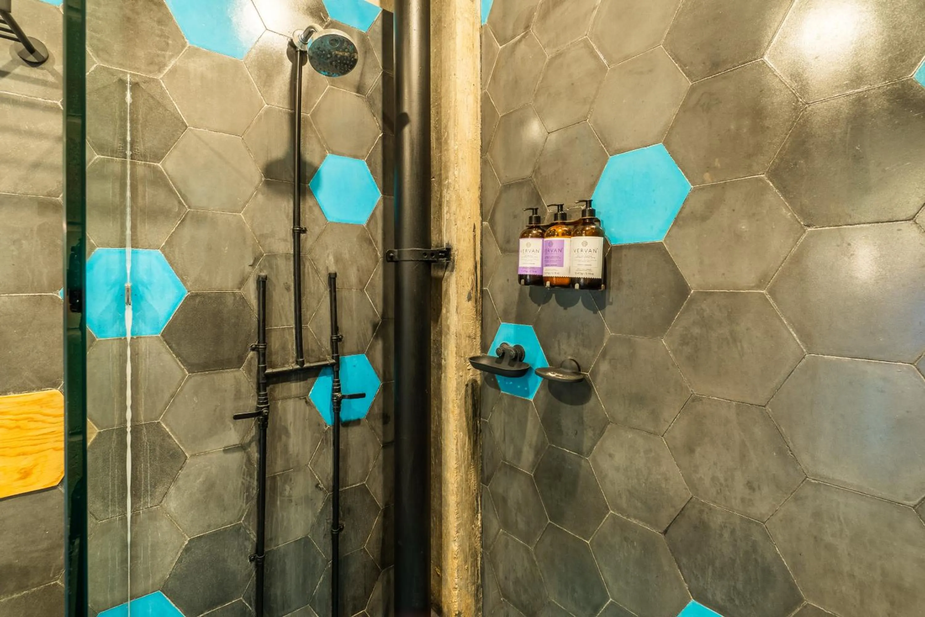 Shower in Papelillo Lofts