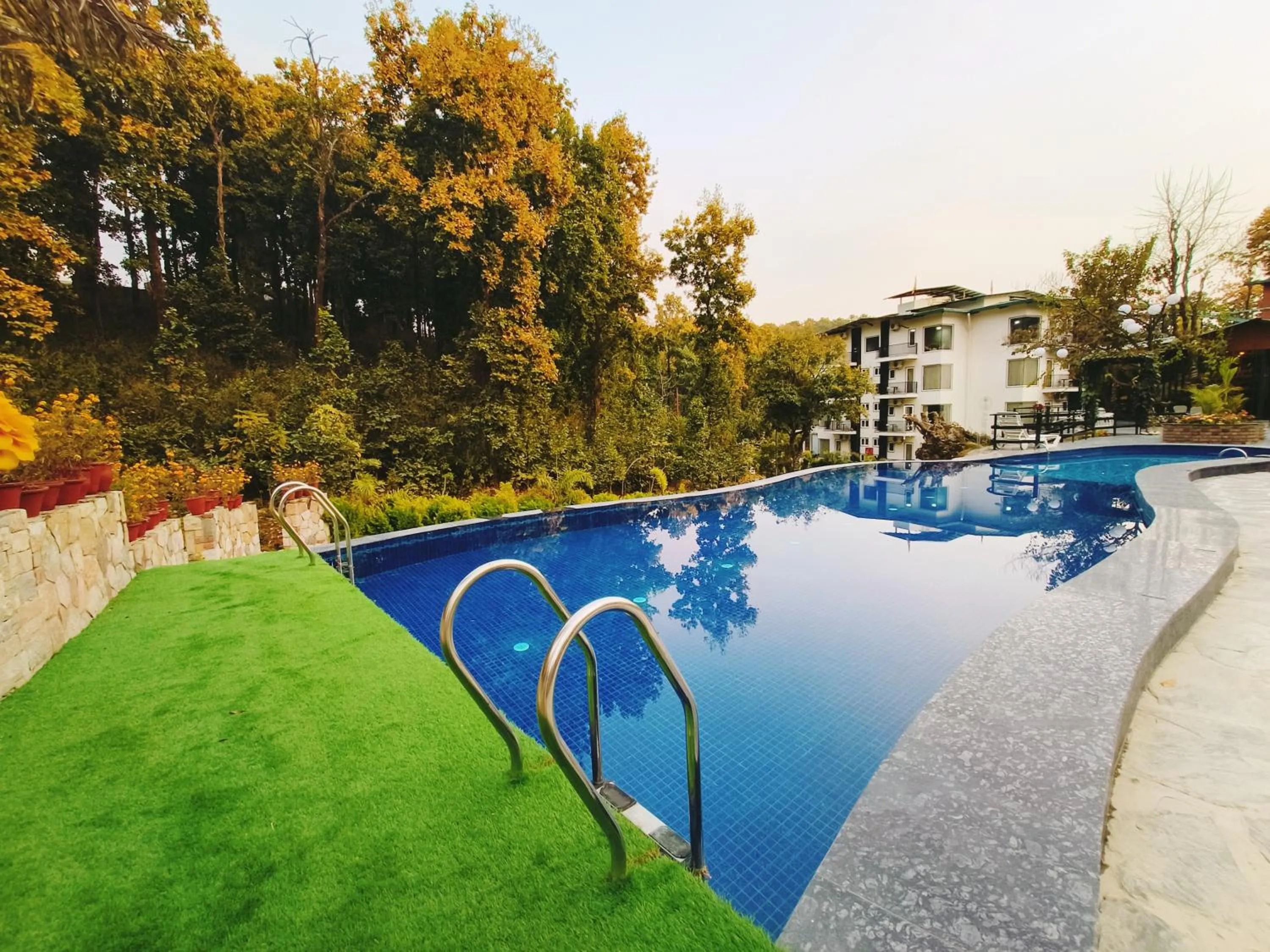 Swimming pool in Ataraxia Crestmont Resort & Spa