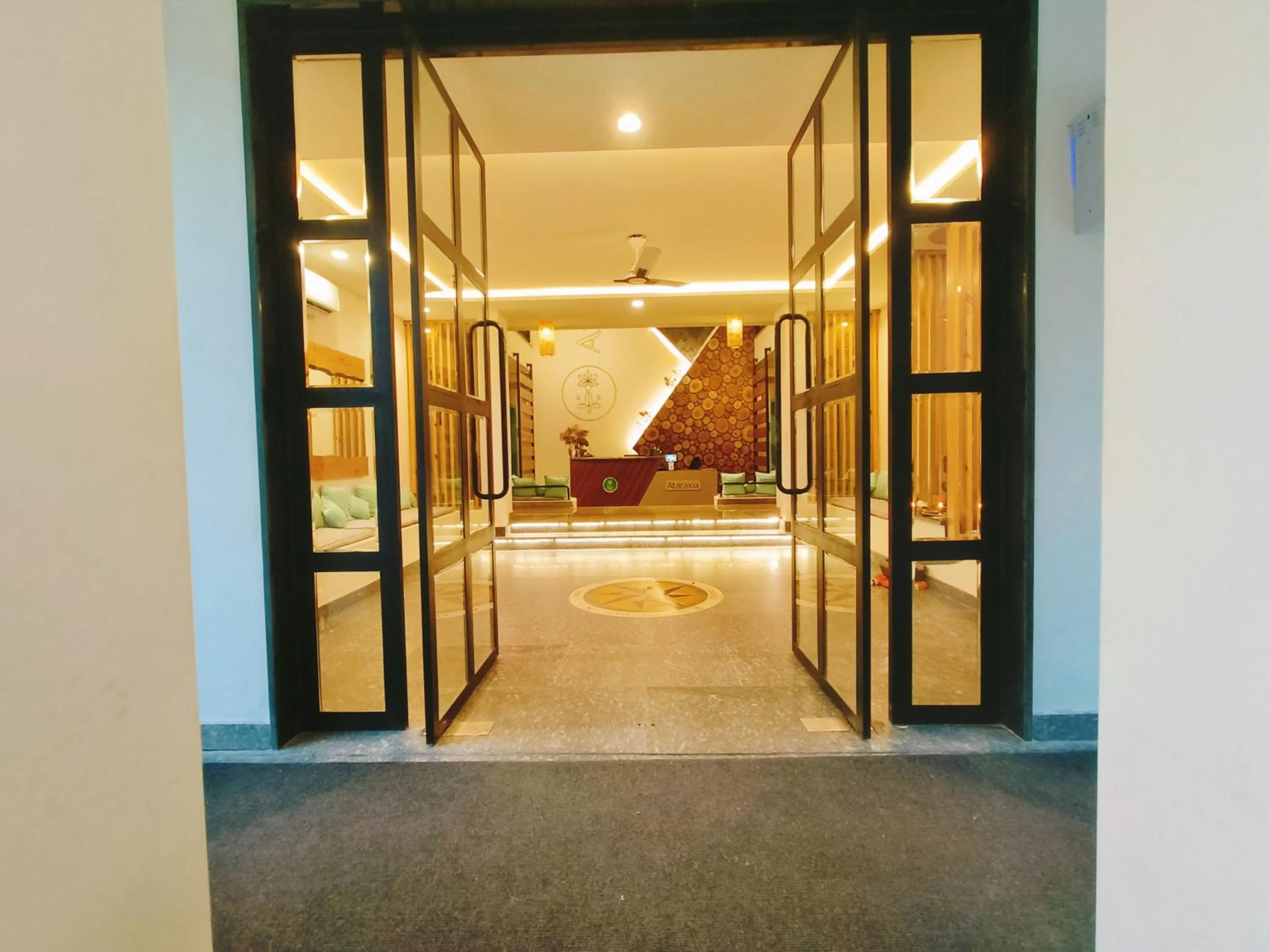 Facade/entrance in Ataraxia Crestmont Resort & Spa
