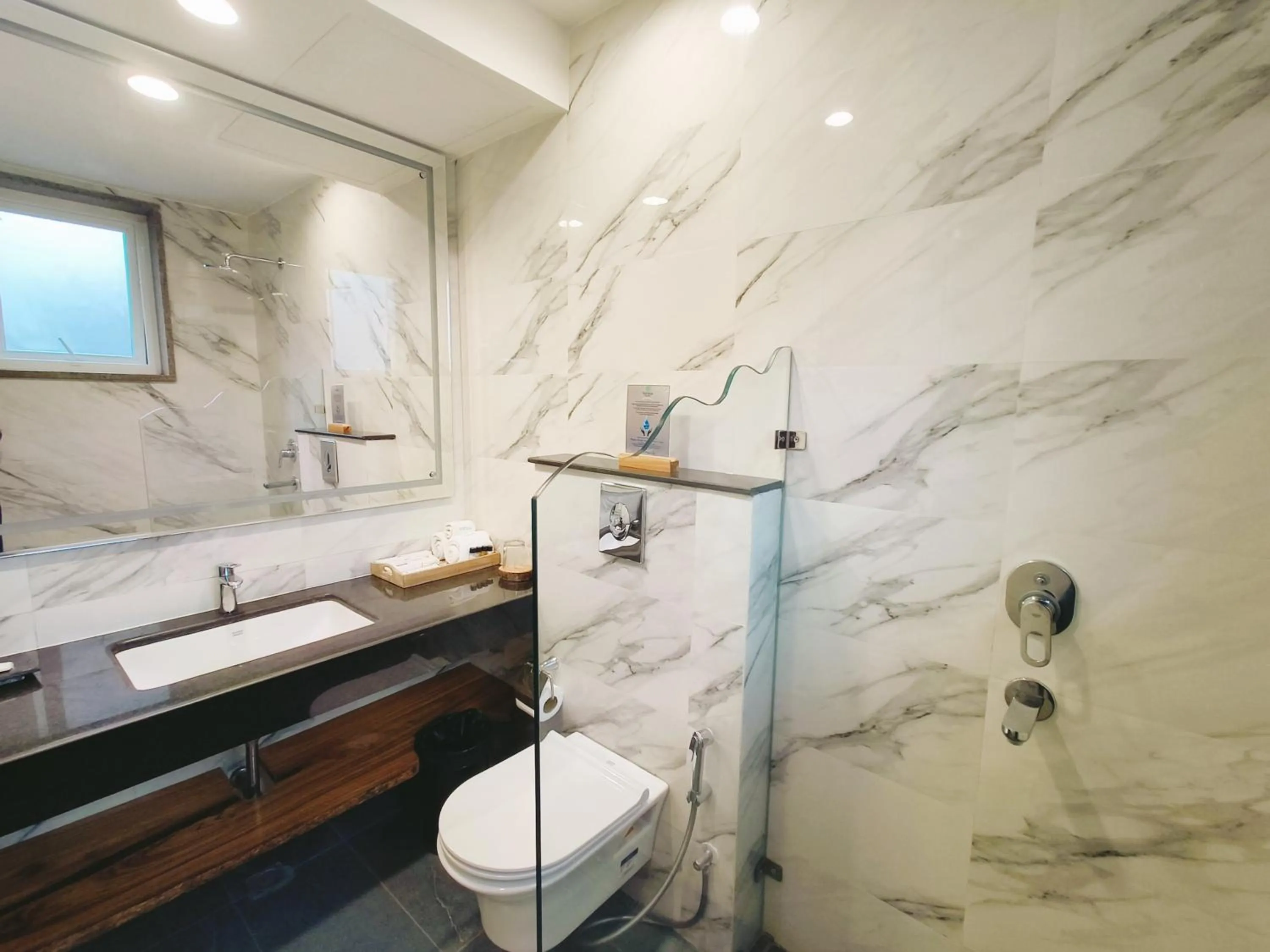 Shower in Ataraxia Crestmont Resort & Spa